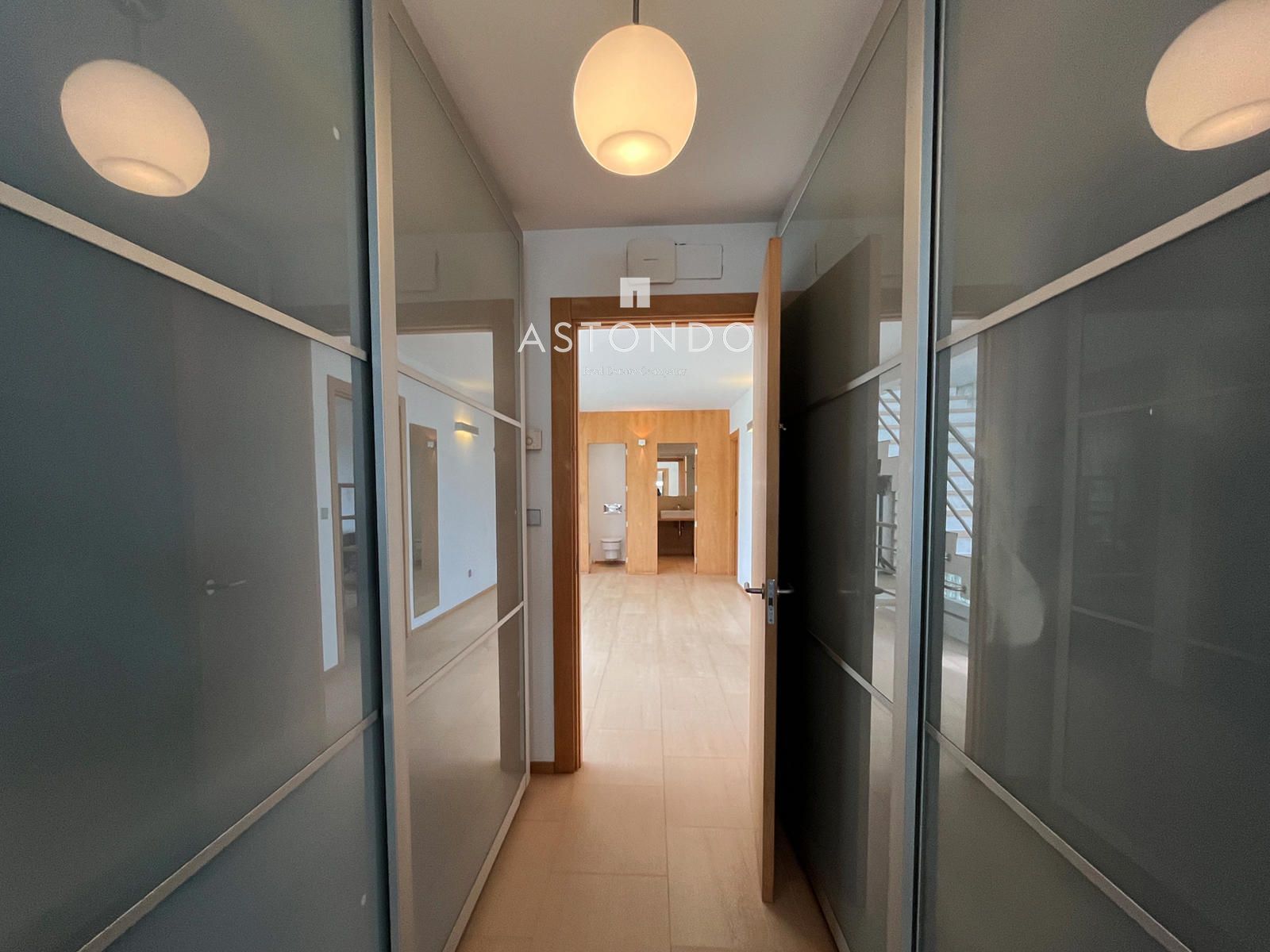 En Ajo, se vende chalet independiente con 4 habitaciones 4 baños, con vistas al mar - Foto 14
