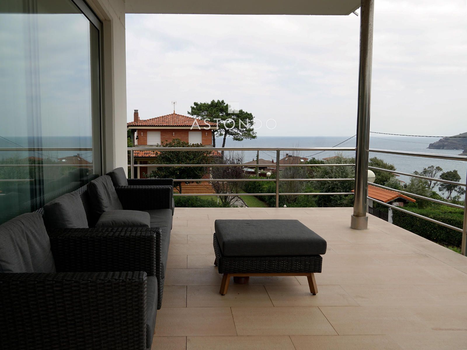 En Ajo, se vende chalet independiente con 4 habitaciones 4 baños, con vistas al mar - Foto 6