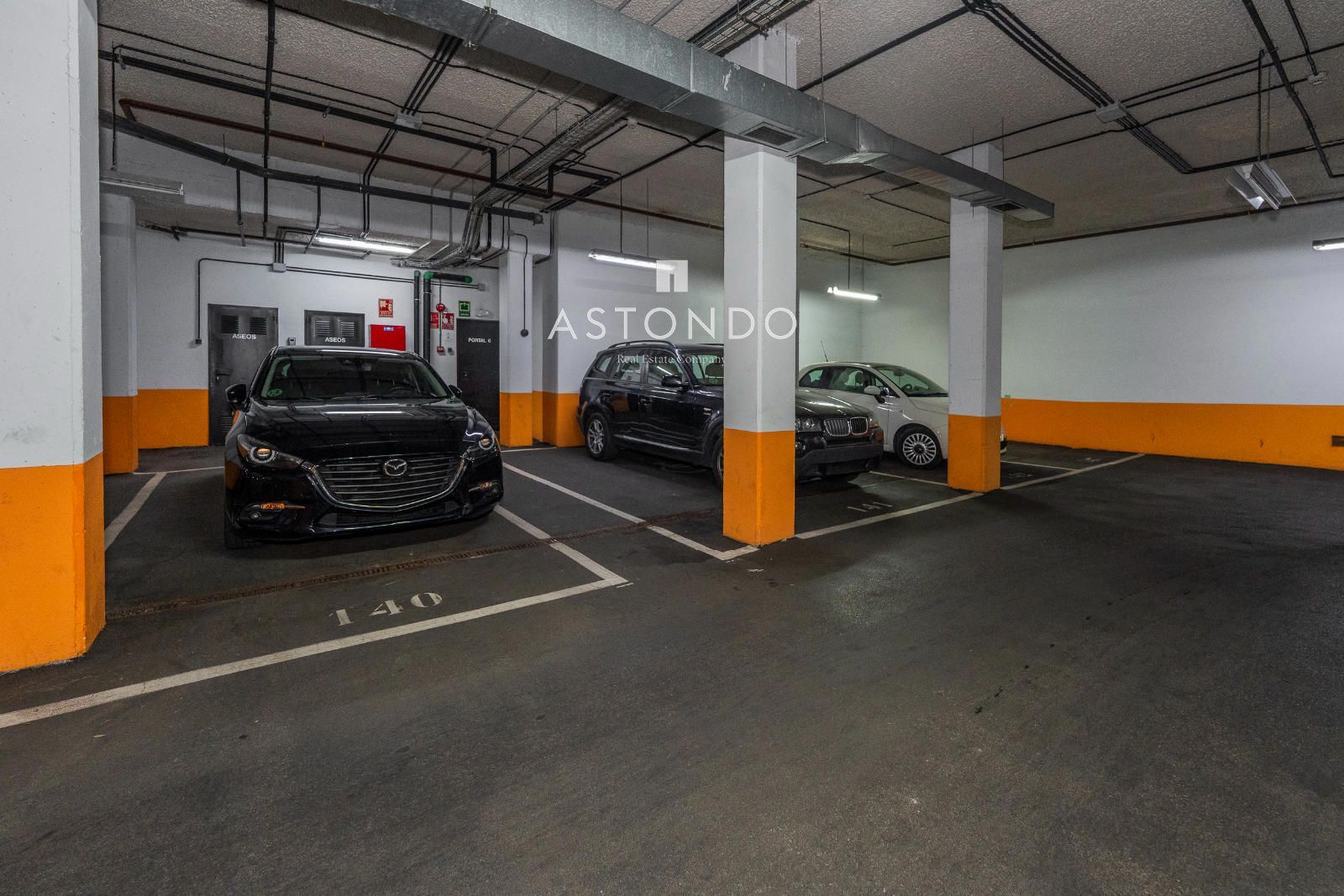 A 1-bedroom, 1-bathroom apartment is for rent in Alcobendas, featuring a garage, storage room, swimming pool, gym, sauna, and Jacuzzi. - Foto 28