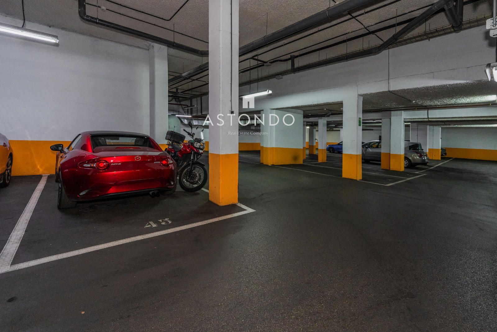 A 1-bedroom, 1-bathroom apartment is for rent in Alcobendas, featuring a garage, storage room, swimming pool, gym, sauna, and Jacuzzi. - Foto 29
