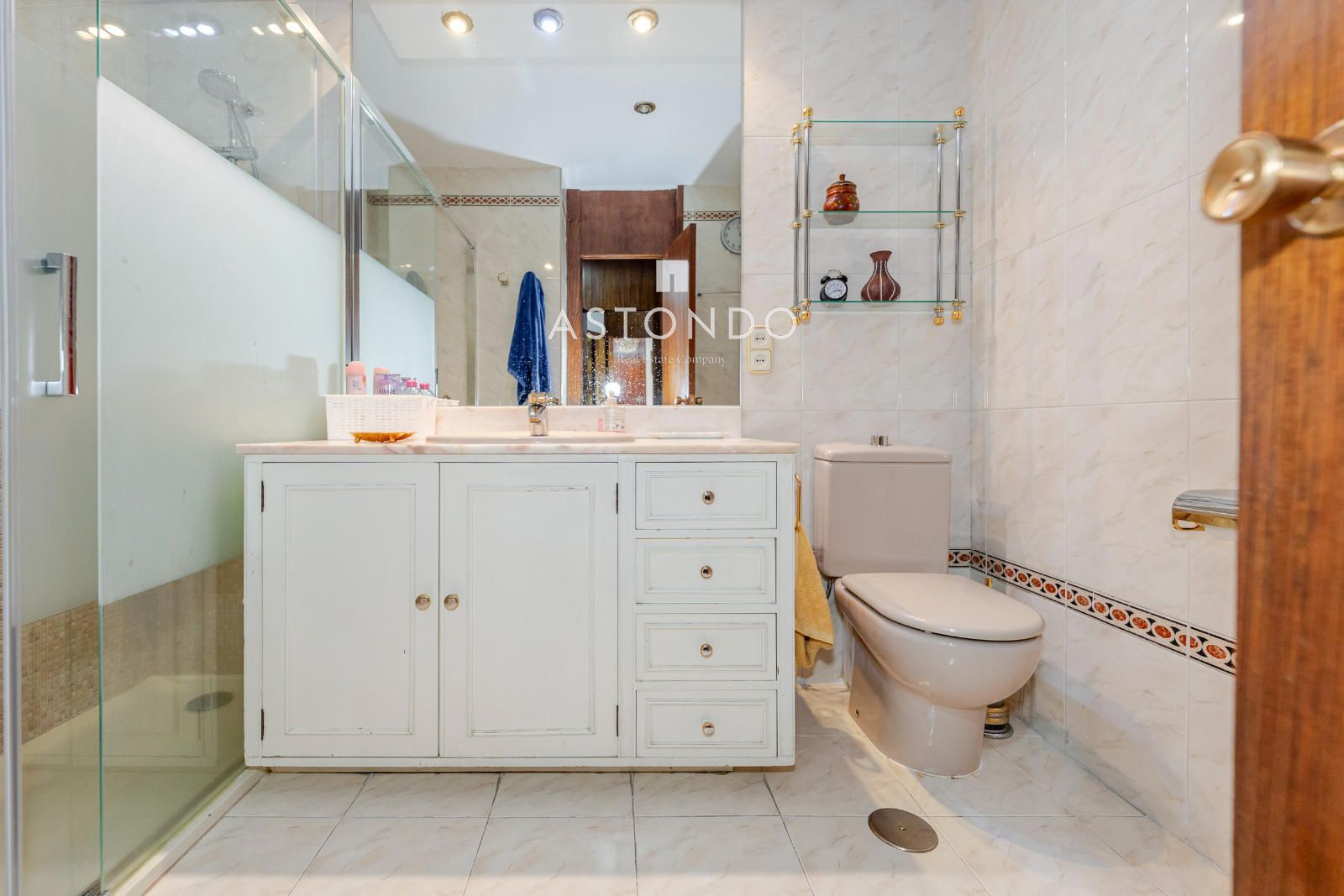En Guindalera se vende piso con 4 habitaciones y 3 baños, con garaje y terraza - Foto 11