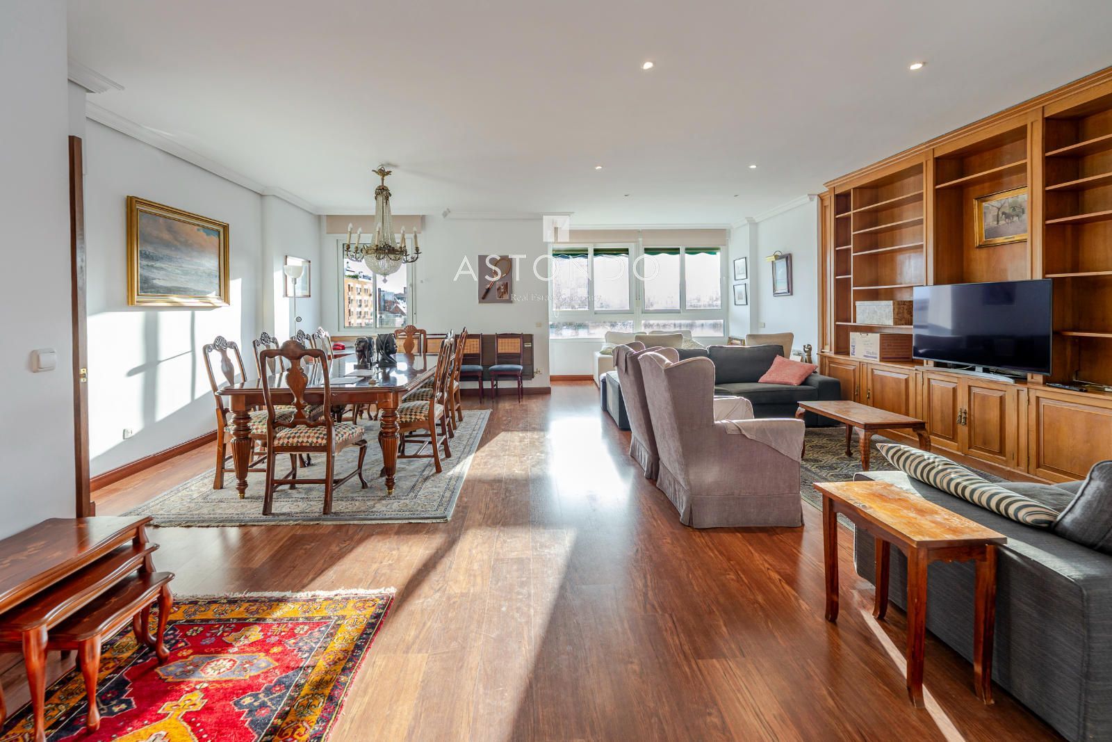 En Guindalera se vende piso con 4 habitaciones y 3 baños, con garaje y terraza - Foto 26