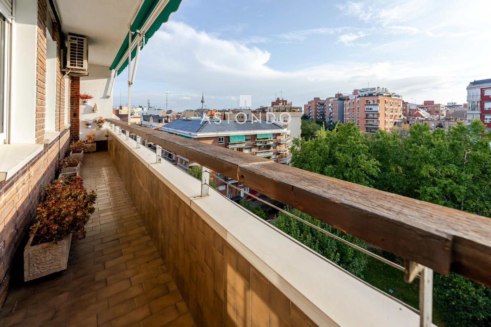 En Guindalera se vende piso con 4 habitaciones y 3 baños, con garaje y terraza - Foto 32