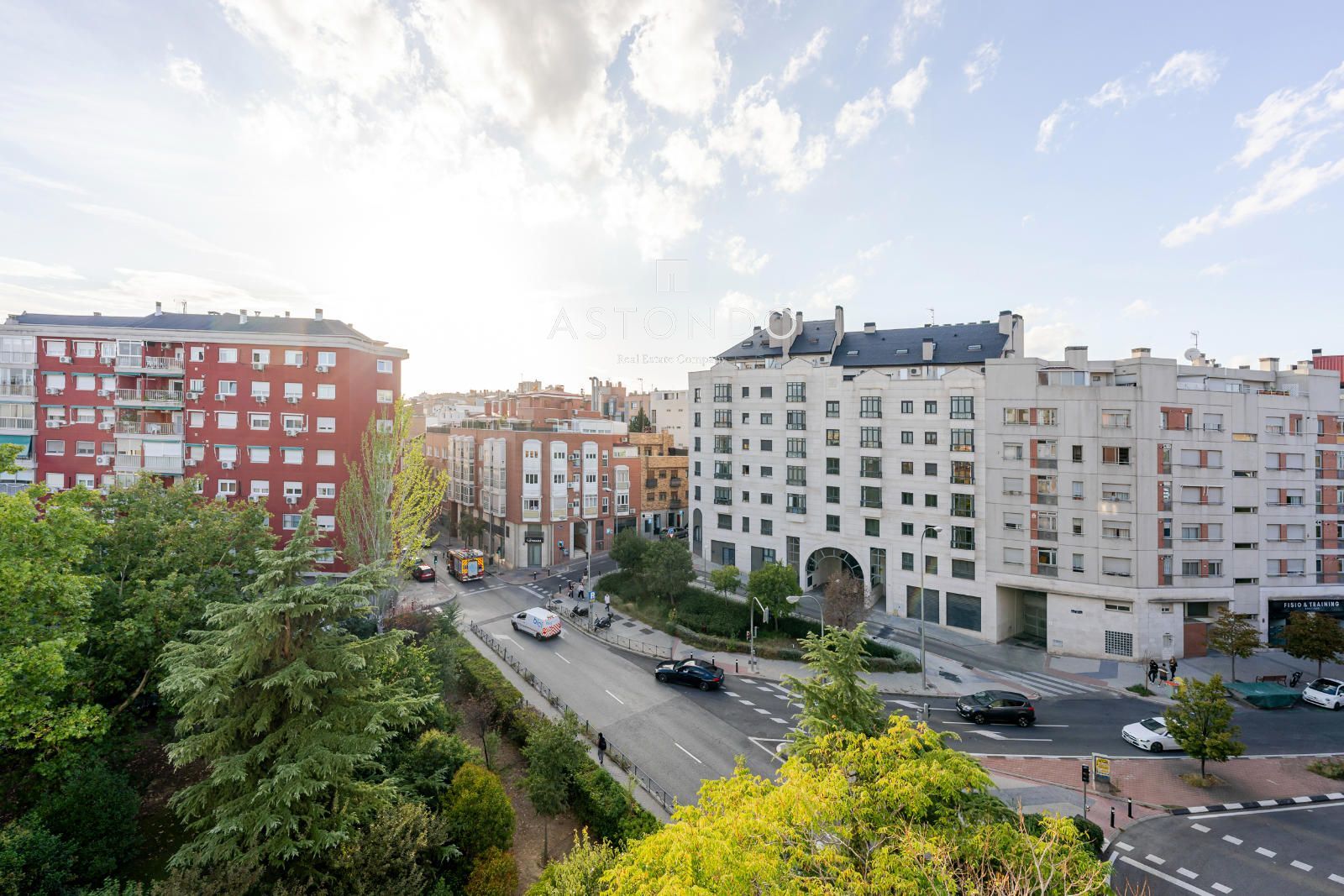 En Guindalera se vende piso con 4 habitaciones y 3 baños, con garaje y terraza - Foto 34