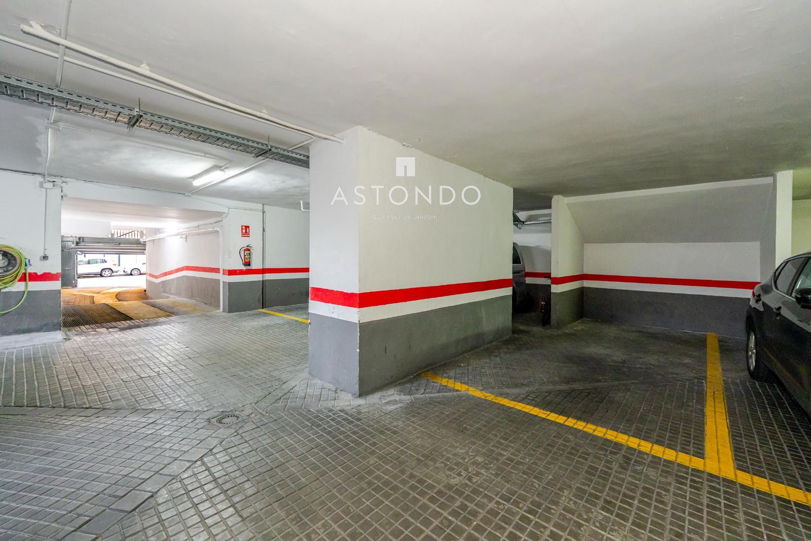 En Guindalera se vende piso con 4 habitaciones y 3 baños, con garaje y terraza - Foto 36