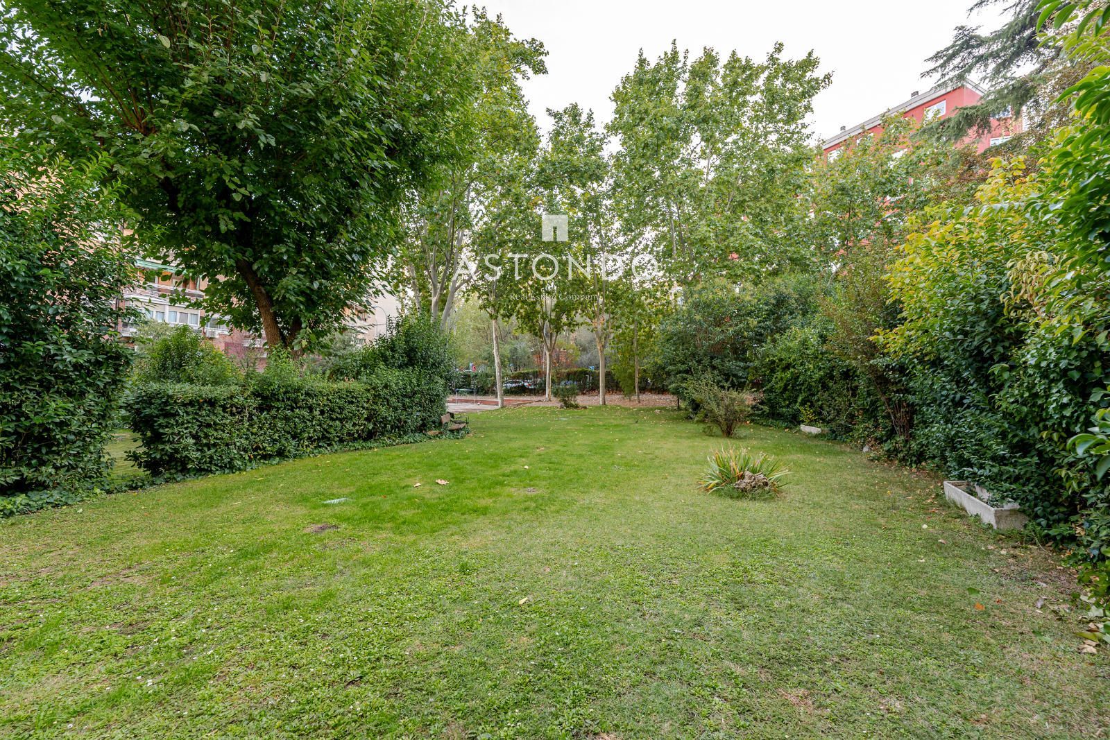 En Guindalera se vende piso con 4 habitaciones y 3 baños, con garaje y terraza - Foto 38