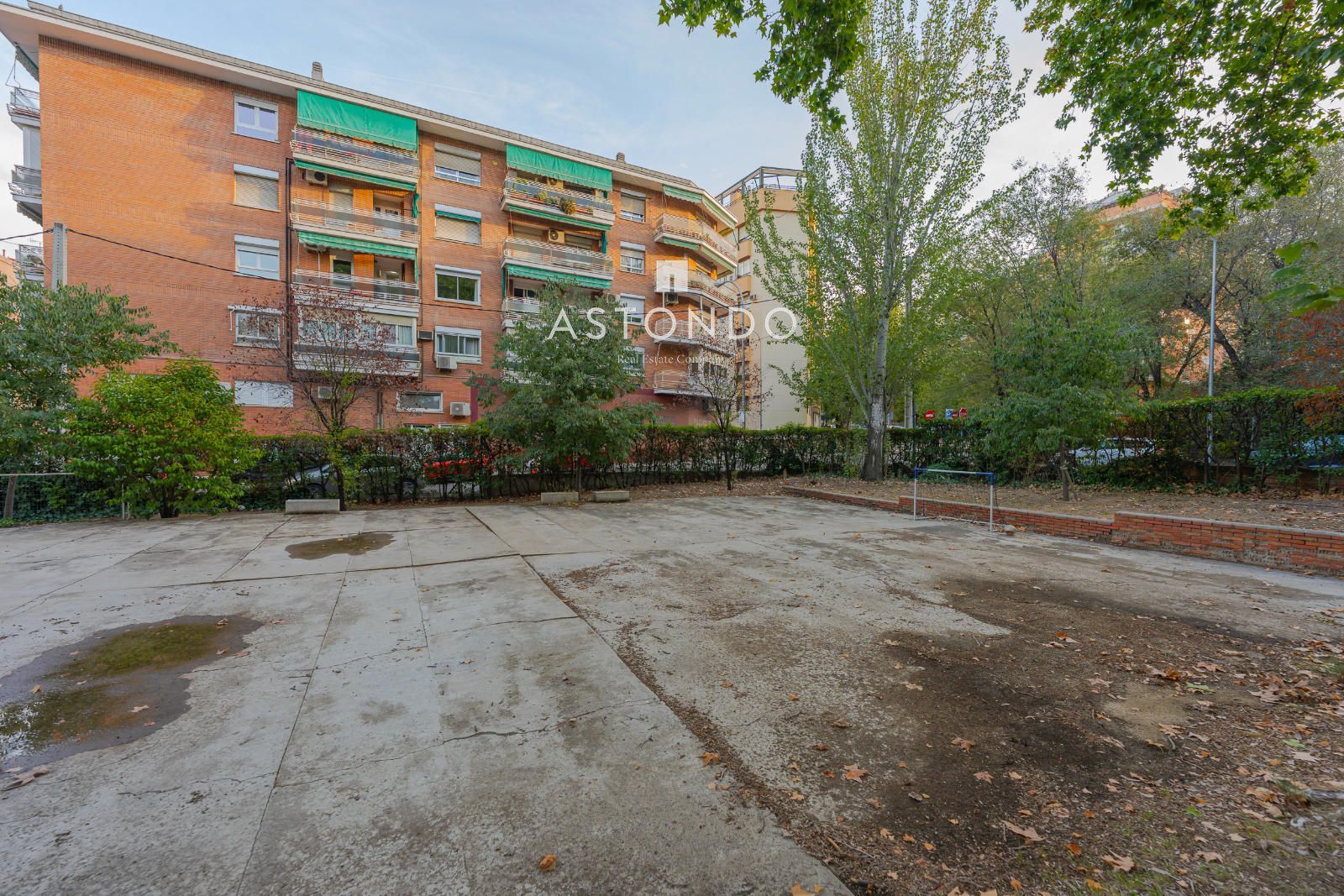 En Guindalera se vende piso con 4 habitaciones y 3 baños, con garaje y terraza - Foto 39