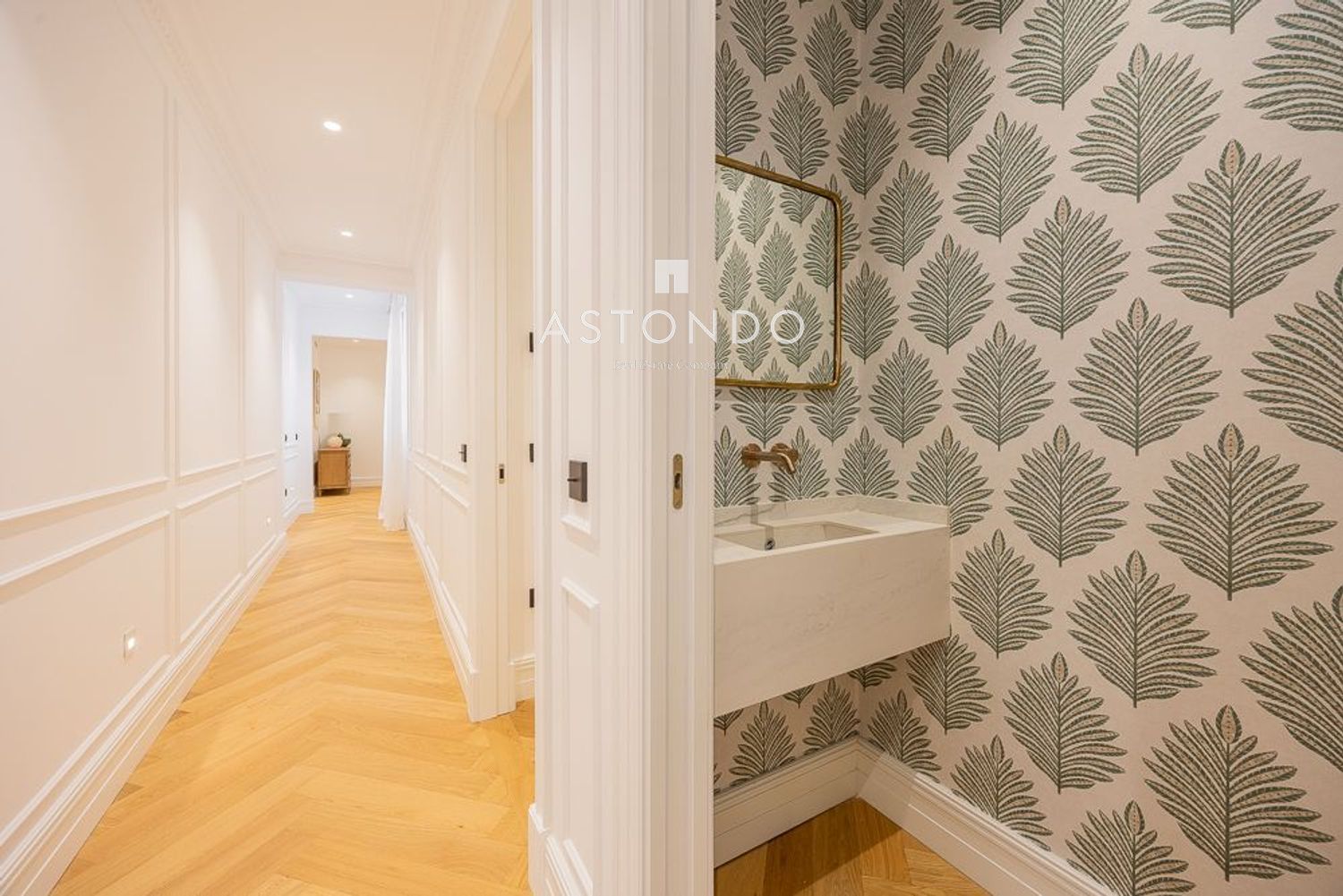 Renovated 3-bedroom, 4-bathroom apartment for sale in Chamberí. - Foto 11