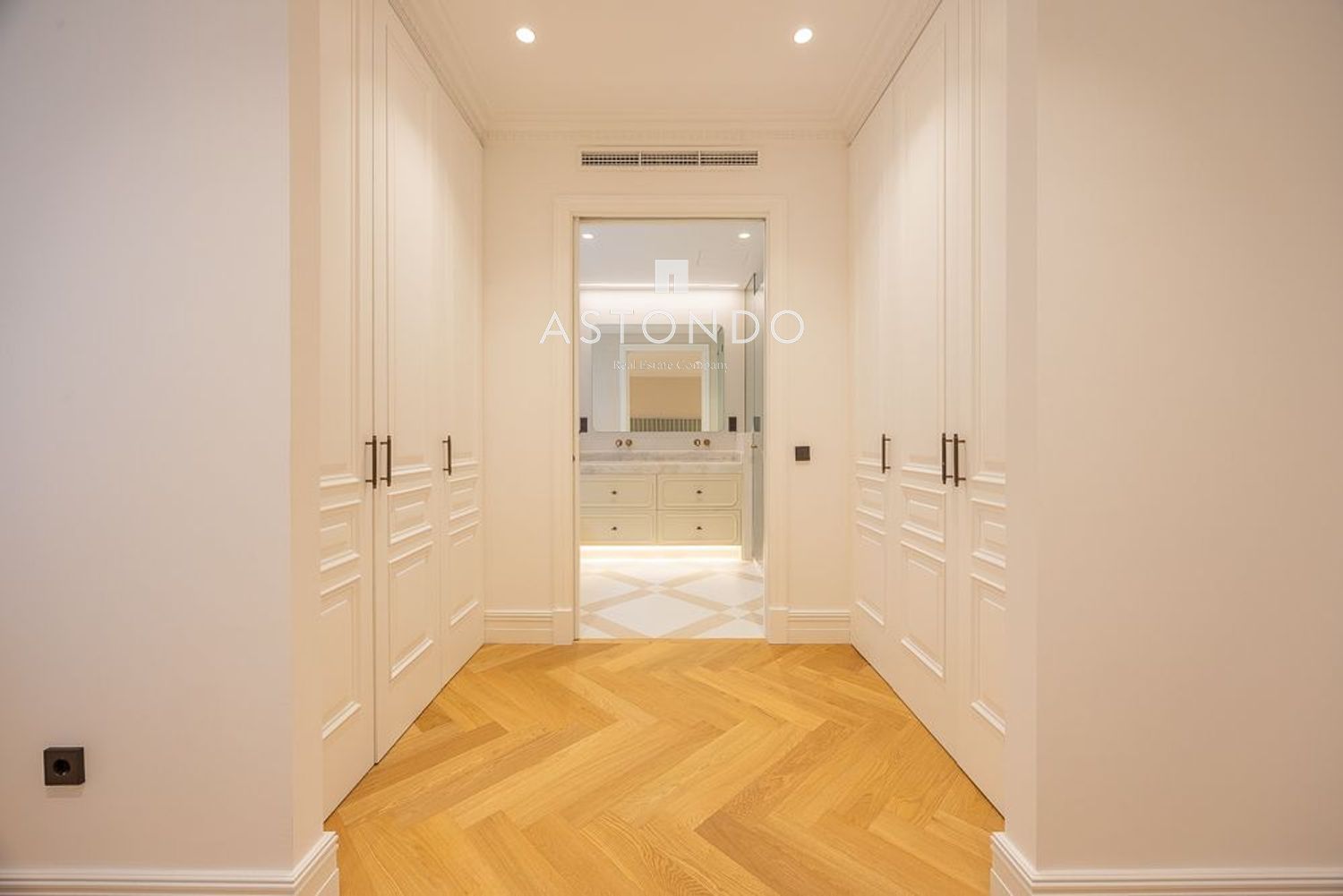 Renovated 3-bedroom, 4-bathroom apartment for sale in Chamberí. - Foto 15