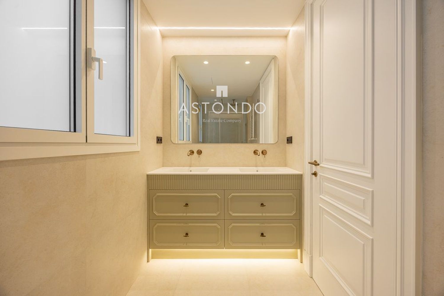 Renovated 3-bedroom, 4-bathroom apartment for sale in Chamberí. - Foto 30