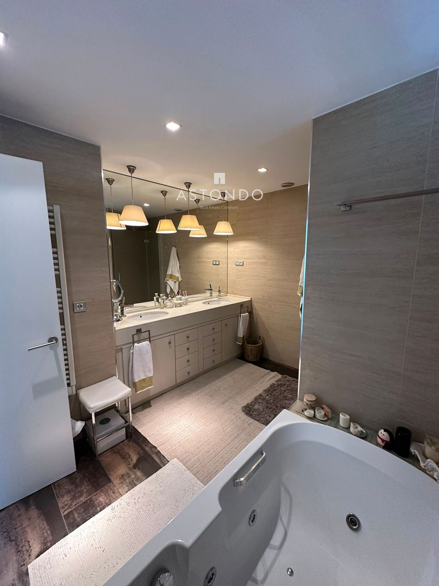 En Boadilla se vende chalet de 4 habitaciones y 4 baños. Garaje y piscina - Foto 20