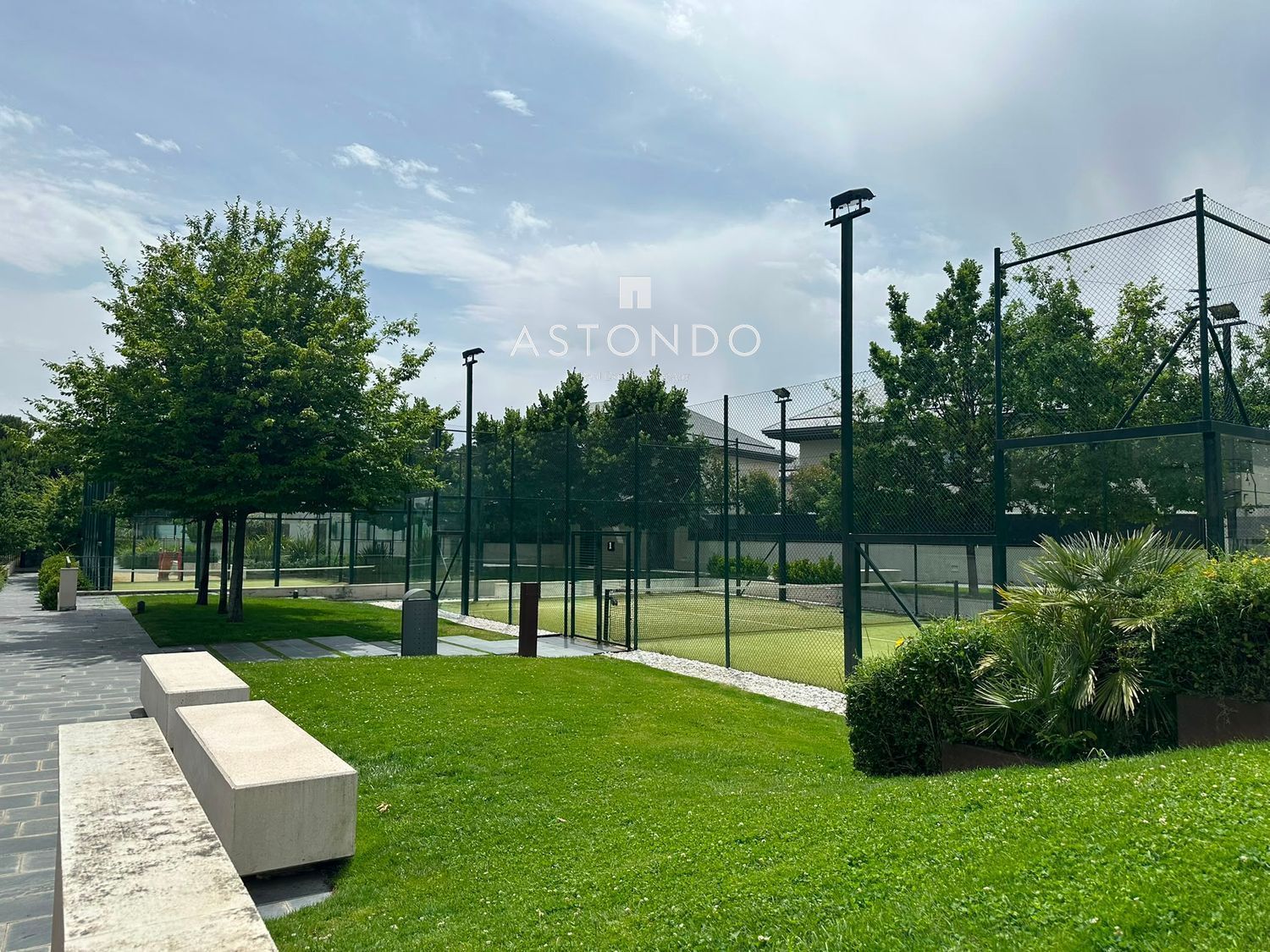 En Boadilla del Monte, se vende chalet adosado con 5 habitaciones y 5 baños - Foto 7