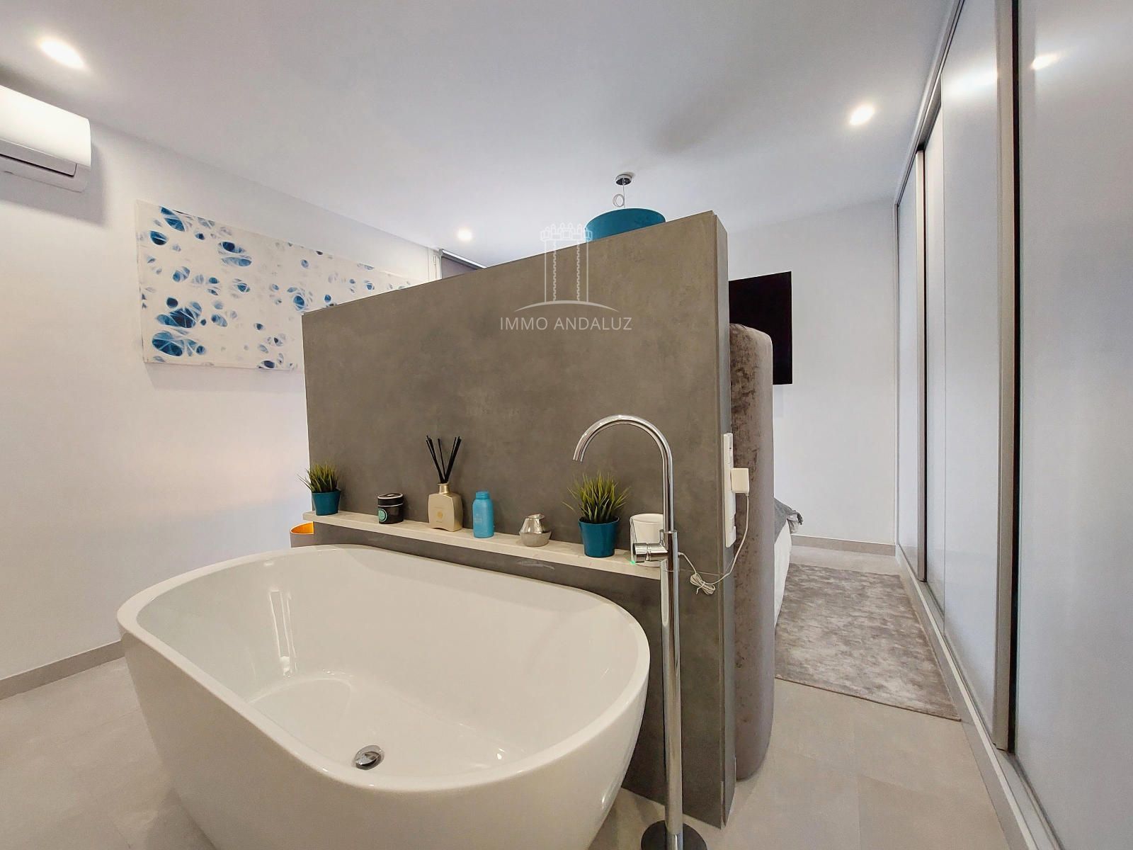 Lujosa y moderna villa de 3 dormitorios y 3 baños con piscina privada y jardines paisajísticos, situada en una popular urbanización de golf San Andres - Foto 12