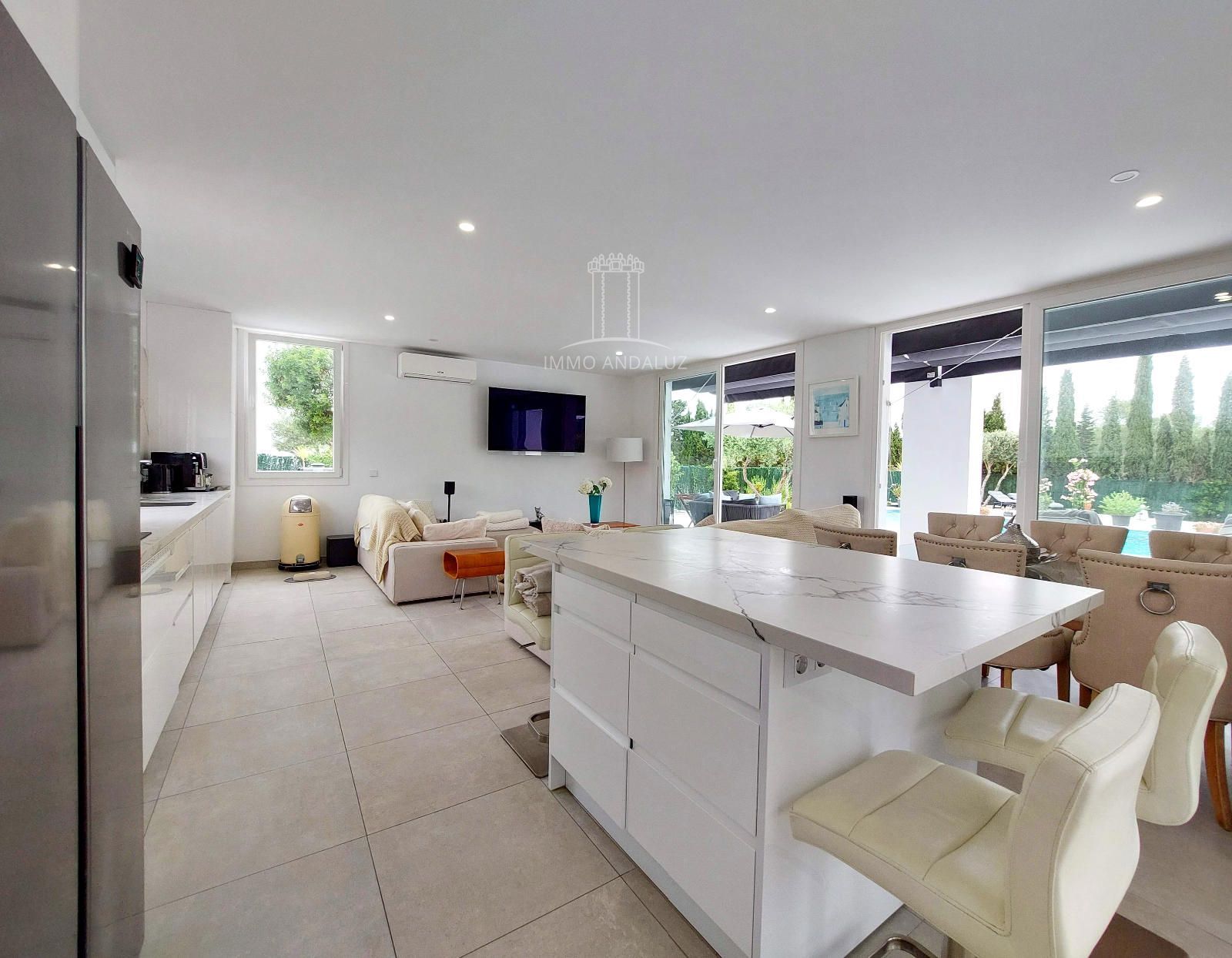 Lujosa y moderna villa de 3 dormitorios y 3 baños con piscina privada y jardines paisajísticos, situada en una popular urbanización de golf San Andres - Foto 29