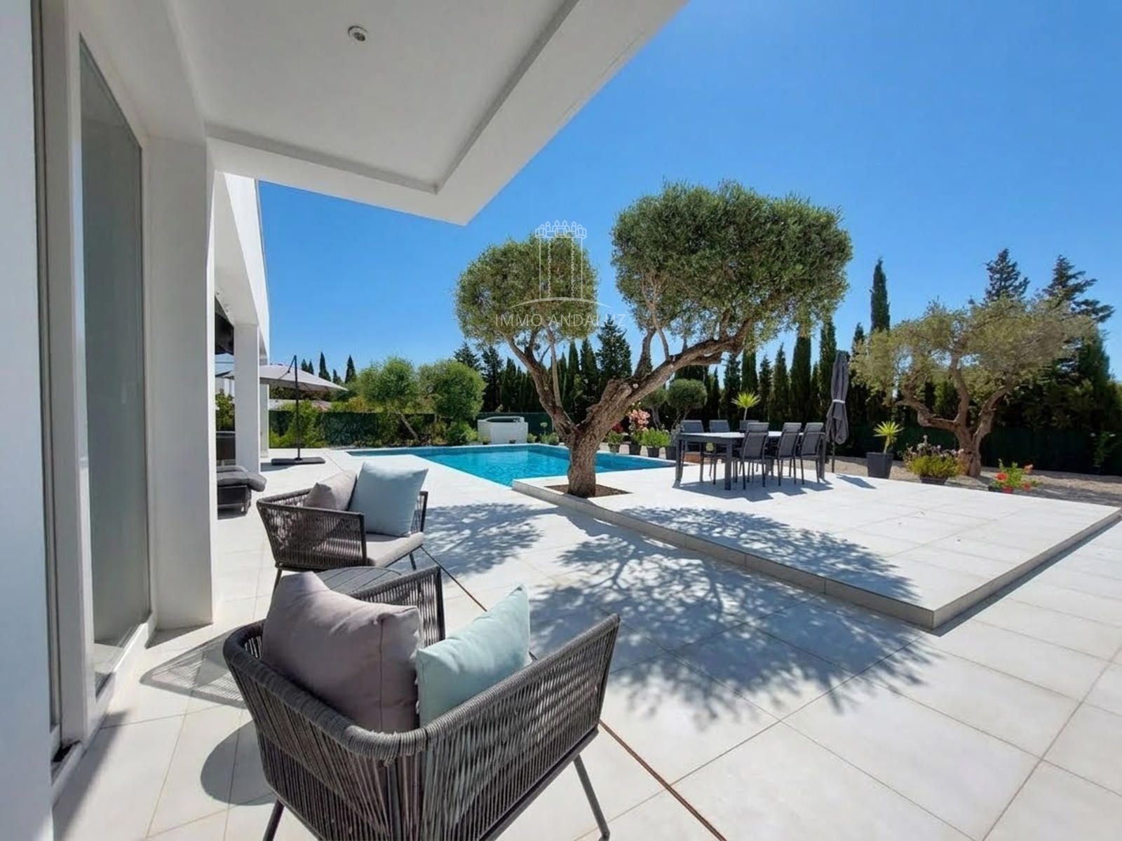 Lujosa y moderna villa de 3 dormitorios y 3 baños con piscina privada y jardines paisajísticos, situada en una popular urbanización de golf San Andres - Foto 35