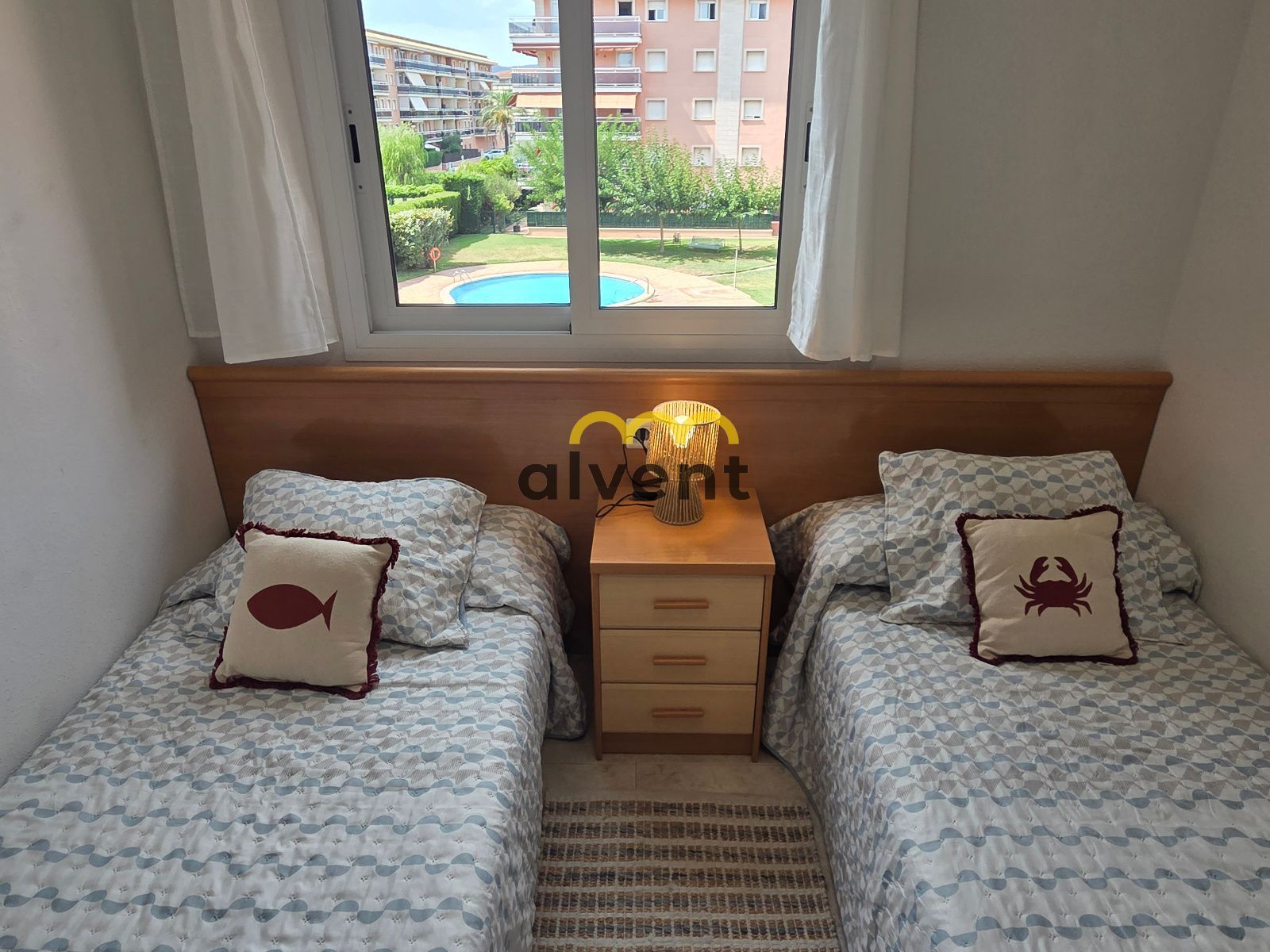 Apartamento con terraza, piscinas y parking doble a 150 m de la playa - Foto 12