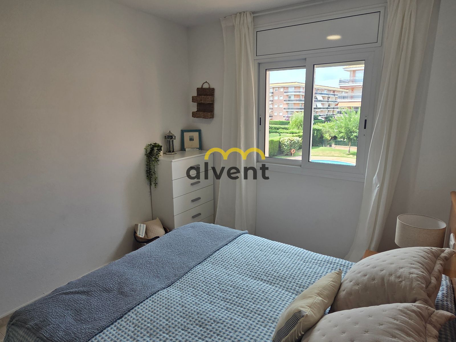 Apartamento con terraza, piscinas y parking doble a 150 m de la playa - Foto 18
