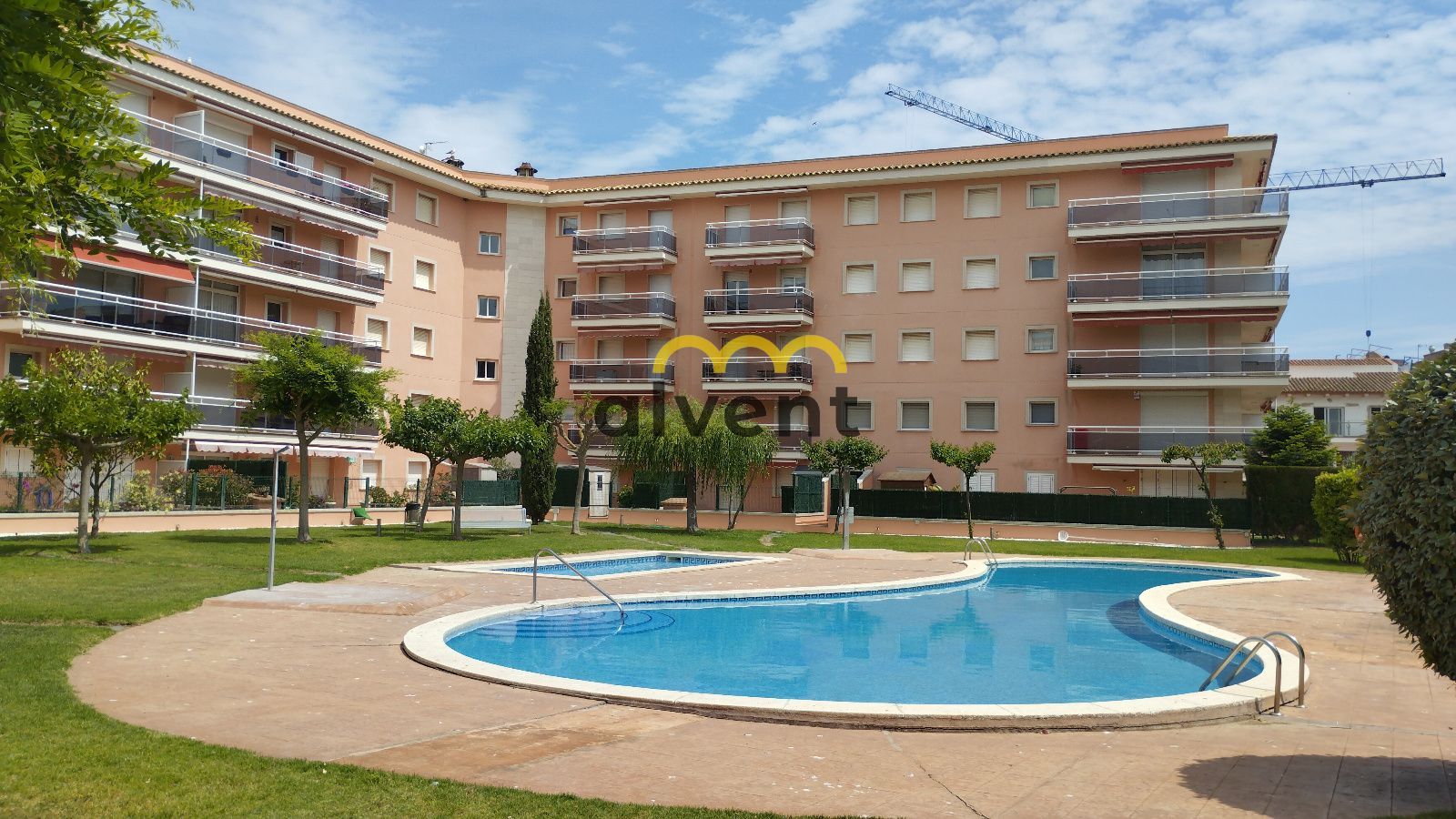 Apartamento con terraza, piscinas y parking doble a 150 m de la playa - Foto 26
