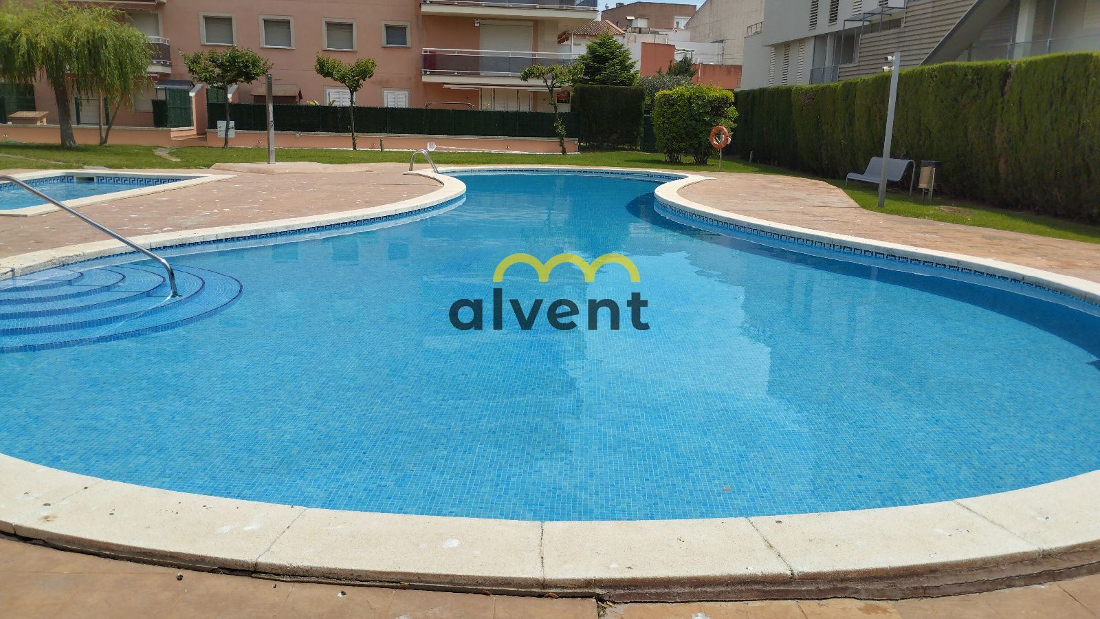 Apartamento con terraza, piscinas y parking doble a 150 m de la playa - Foto 27