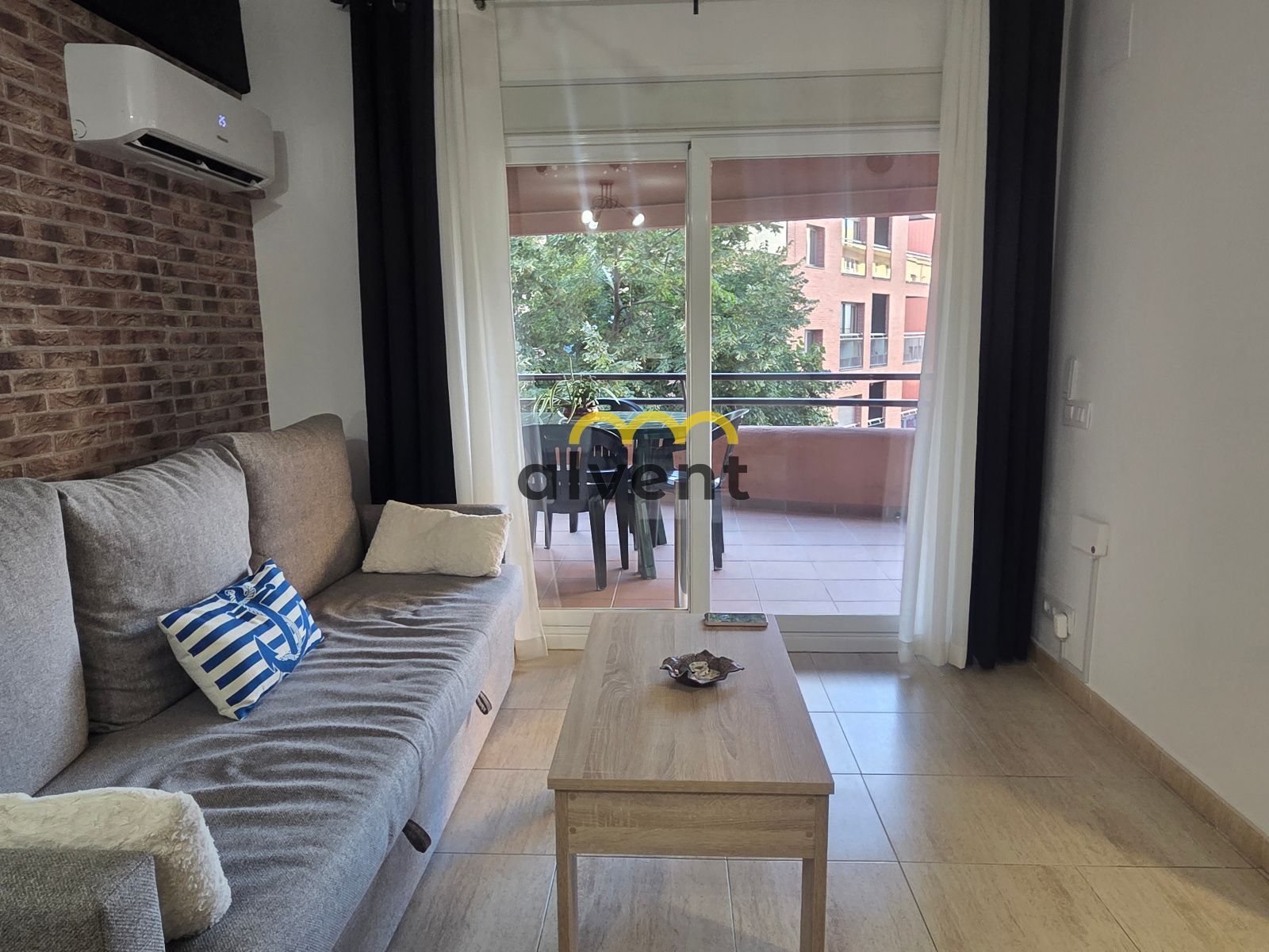 APARTAMENTO REFORMADO CON GRAN TERRAZA A 350 M DE LA PLAYA EN LLORET DE MAR - Foto 3