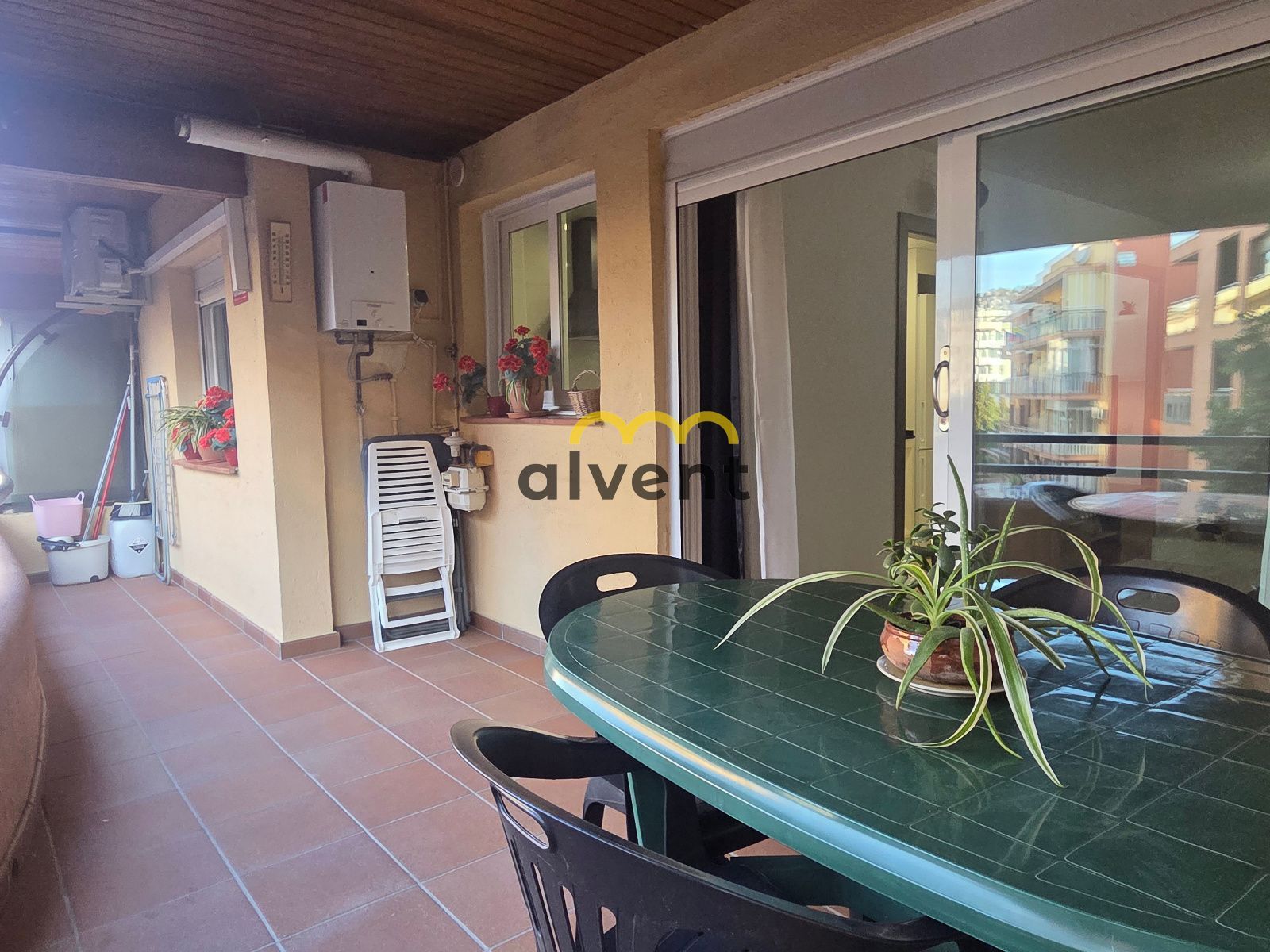 APARTAMENTO REFORMADO CON GRAN TERRAZA A 350 M DE LA PLAYA EN LLORET DE MAR - Foto 7