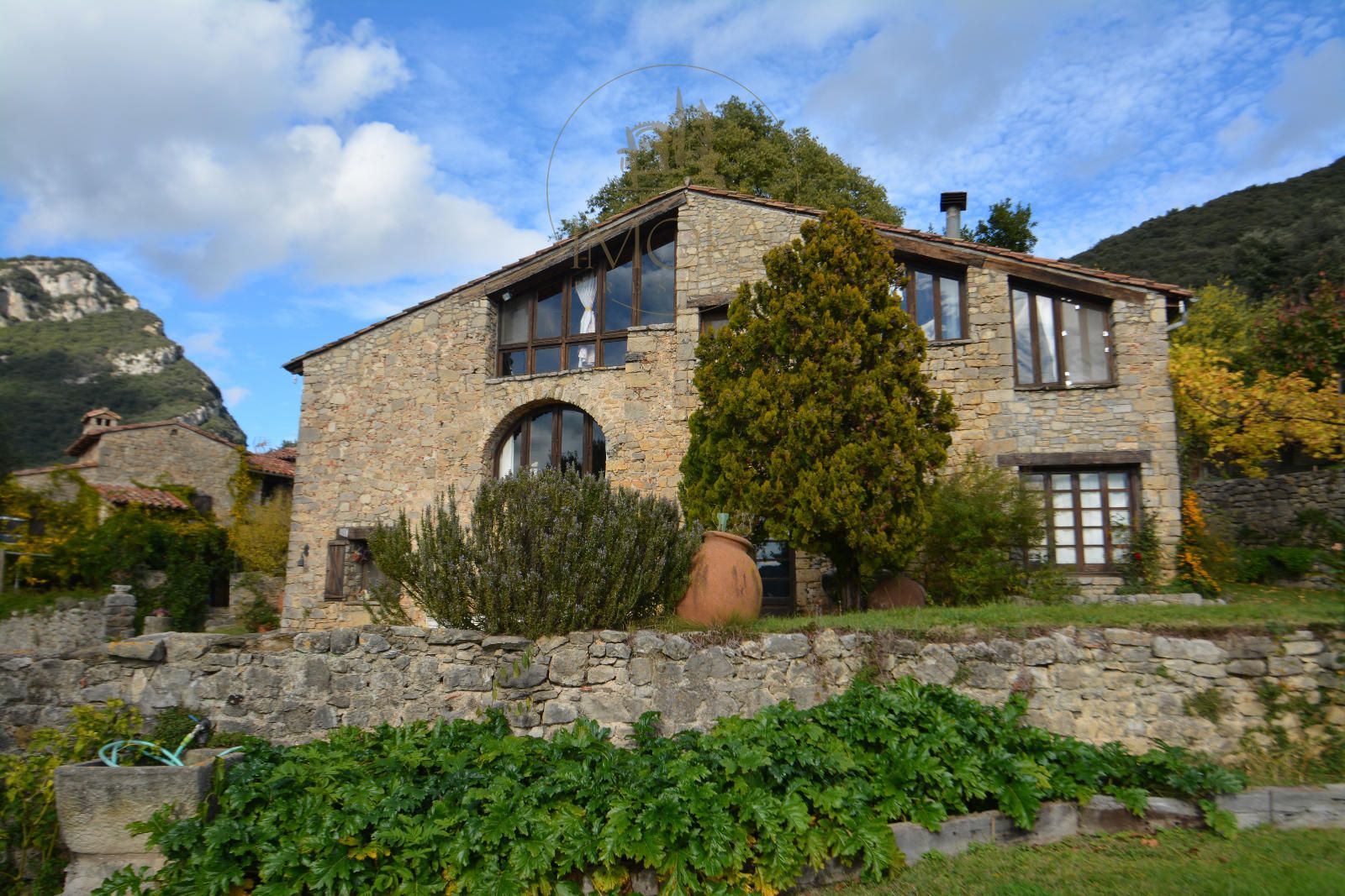 Monumento histórico en venta Olot, Girona. Ref: 1363. IMOKA