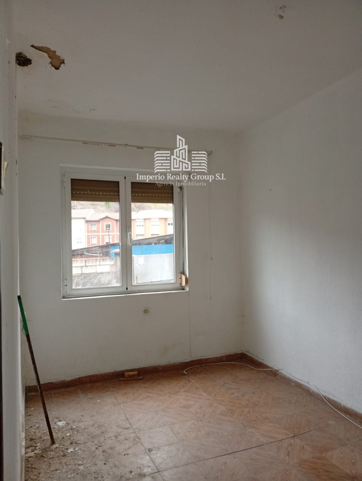 CHOLLO A REFORMAR EN MIERES – BAJO CON PATIO