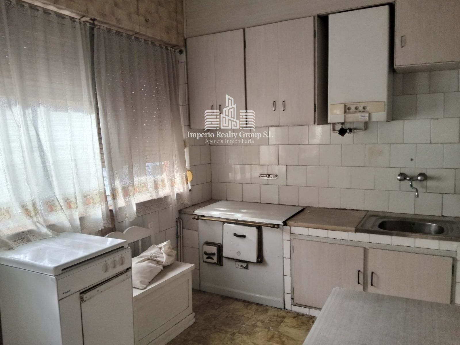 Edificio completo en Figaredo por 72.000 € – Ideal vivienda o inversión