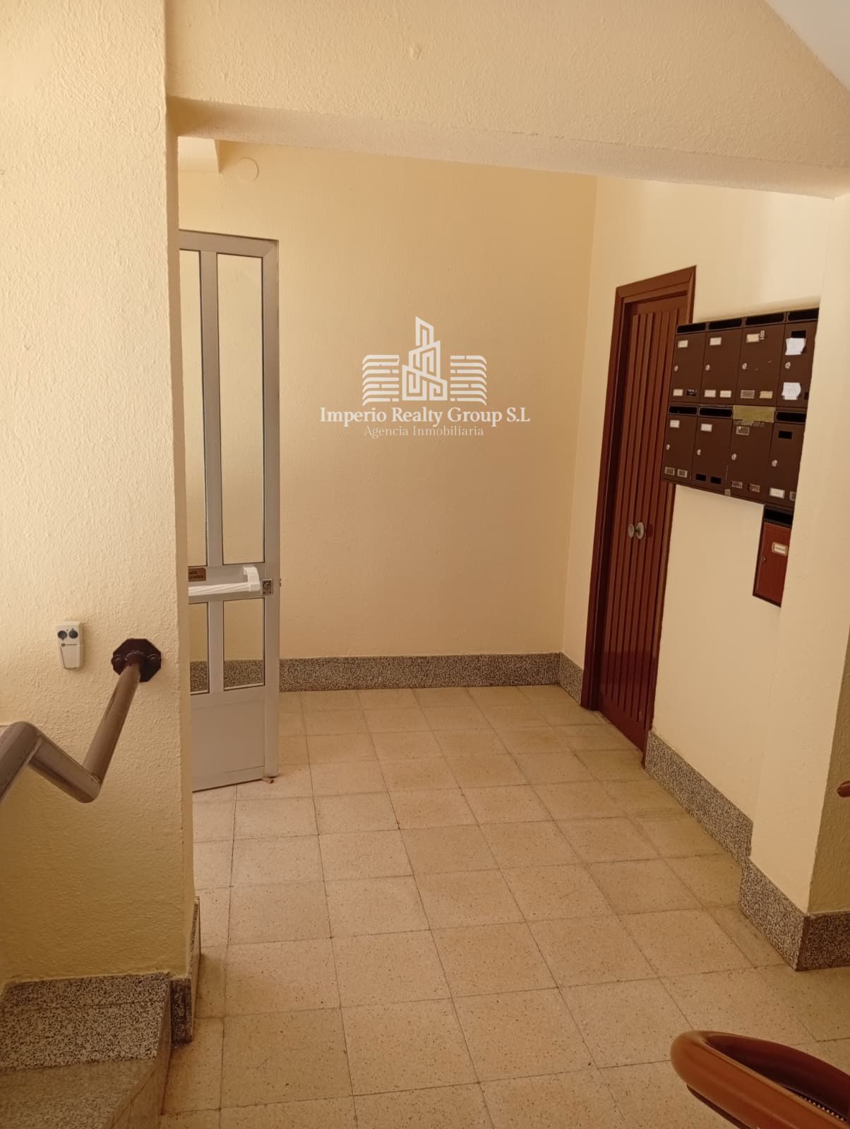 🏡 Piso exterior de 3 dormitorios con terrazas y vistas a la montaña en Oyanco – 48.000 €