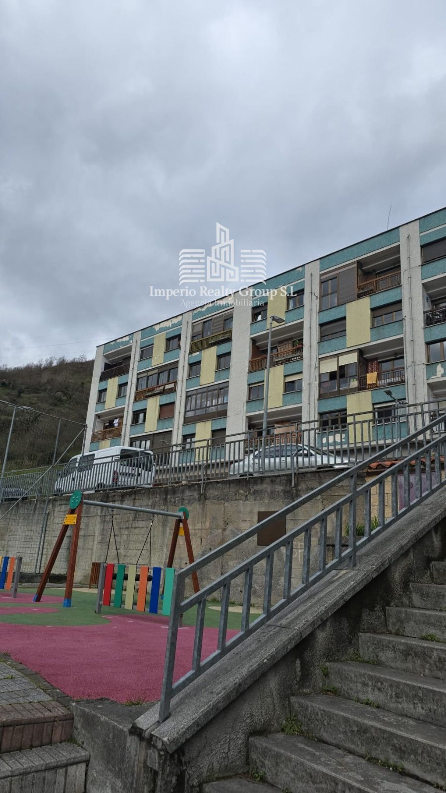 🏡 Piso exterior de 3 dormitorios con terrazas y vistas a la montaña en Oyanco – 48.000 €