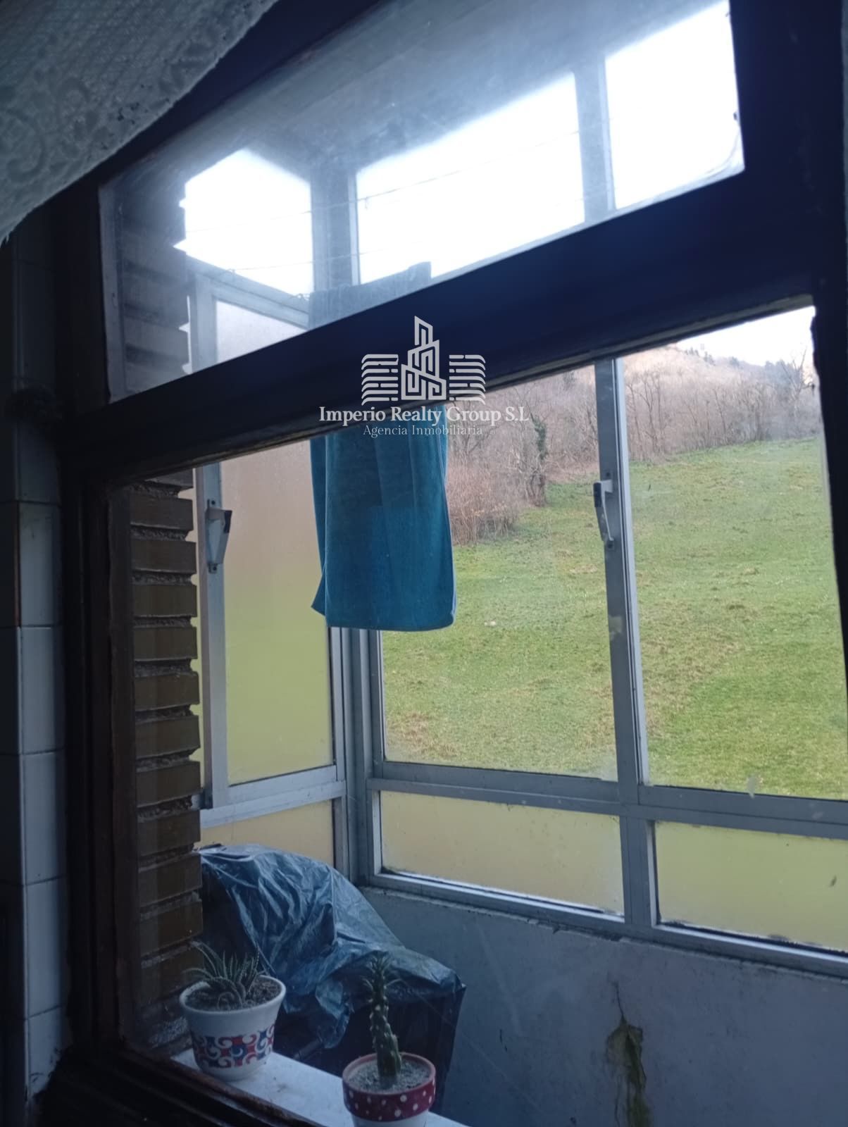 🏡 Piso exterior de 3 dormitorios con terrazas y vistas a la montaña en Oyanco – 48.000 €