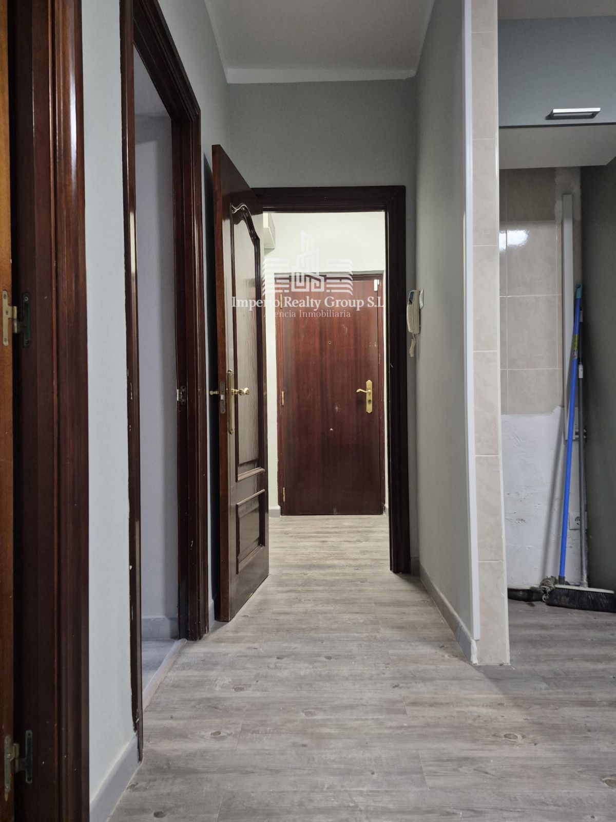 PISO DE PLANTA BAJA REFORMADO Y CON TODOS LOS SERVICIOS