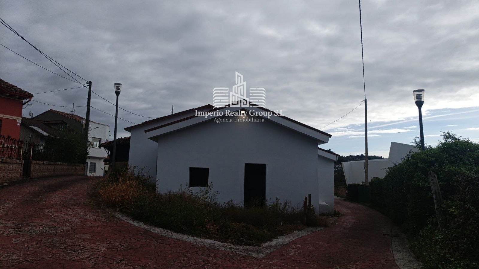 CASA A ESTRENAR CON TERRAZA EN CARBAYIN