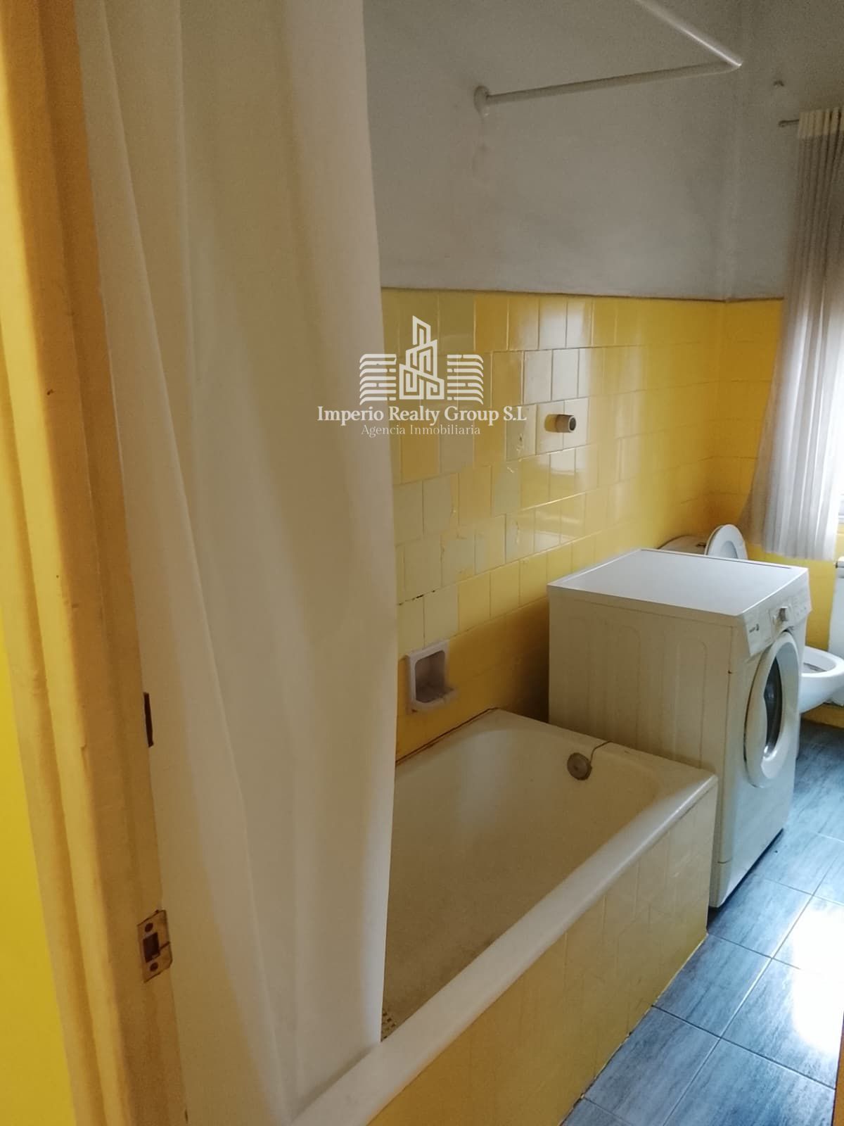 🏡 Piso de 67 m² con 3 dormitorios para reformar en Figaredo – ¡65.000 €!
