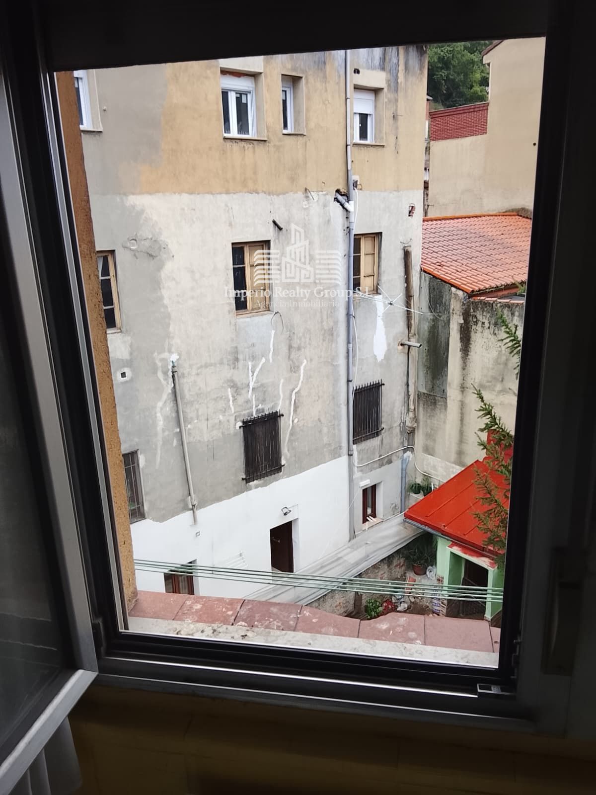 🏡 Piso de 67 m² con 3 dormitorios para reformar en Figaredo – ¡65.000 €!