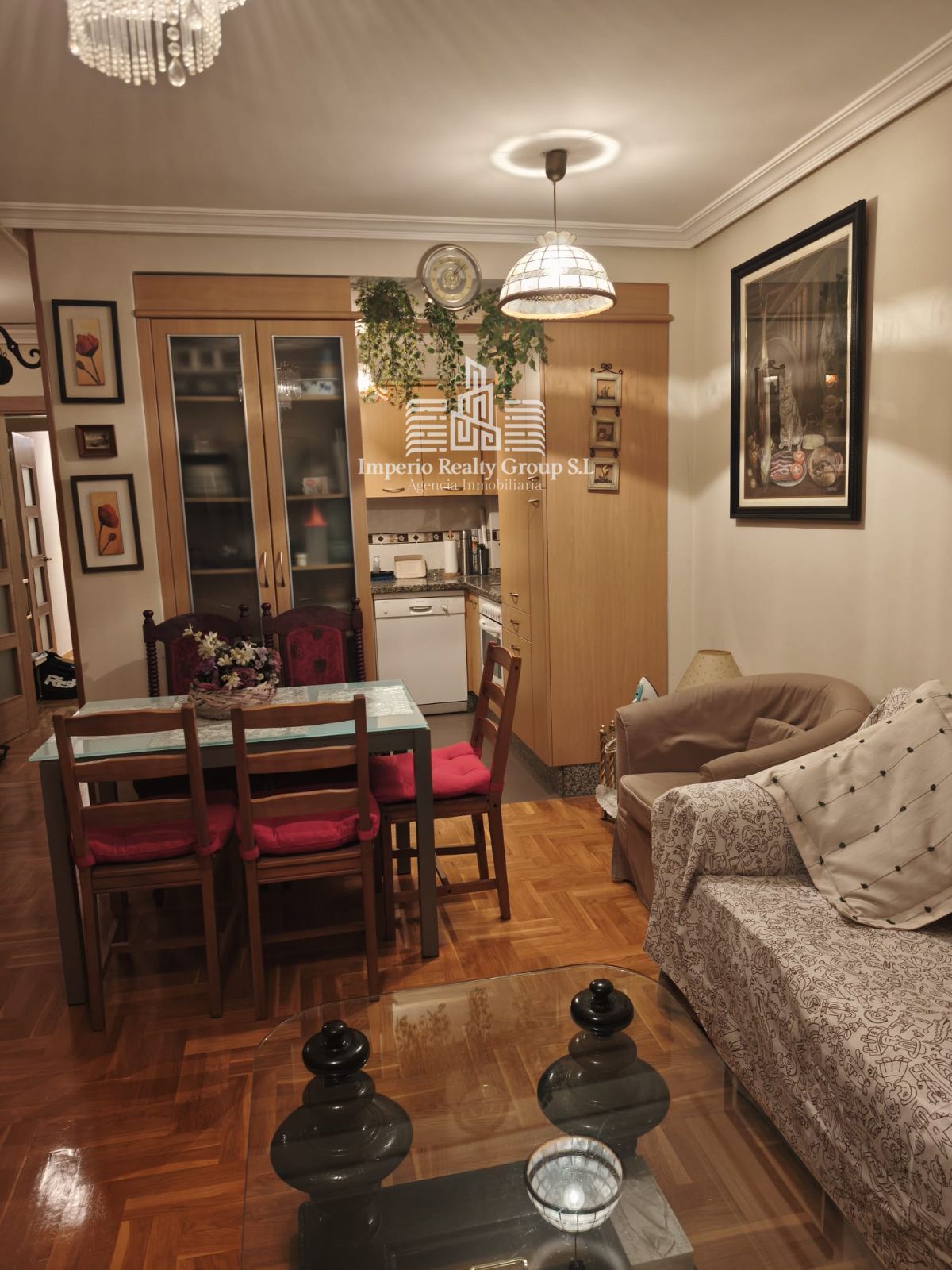 🏡 Exclusivo piso de 3 dormitorios con terraza, suelo radiante y vistas a la montaña en El Entrego