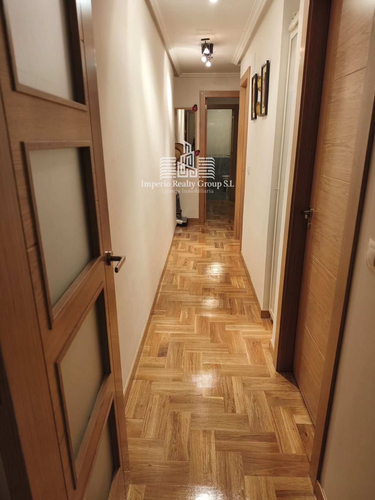 🏡 Exclusivo piso de 3 dormitorios con terraza, suelo radiante y vistas a la montaña en El Entrego