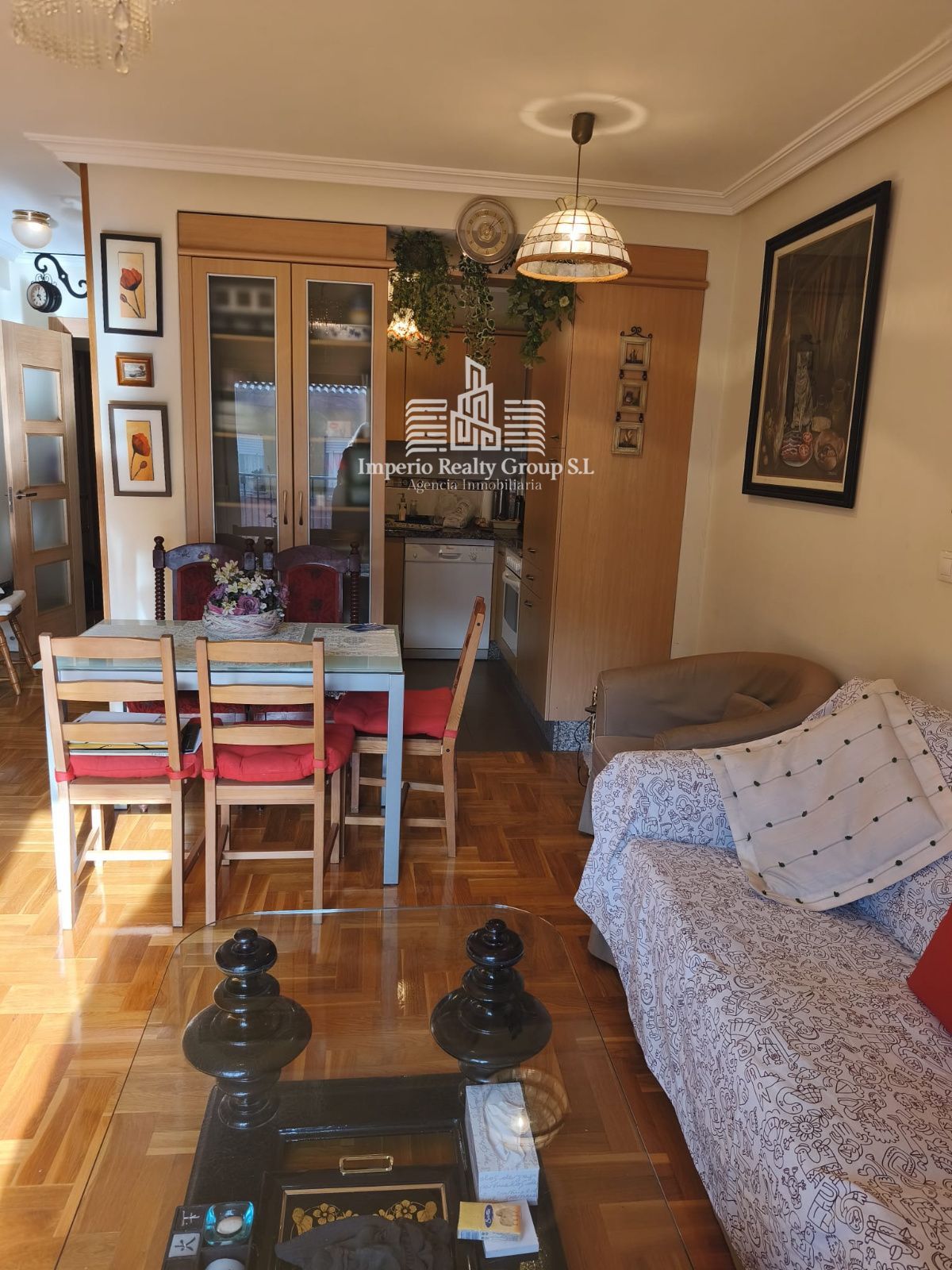 🏡 Exclusivo piso de 3 dormitorios con terraza, suelo radiante y vistas a la montaña en El Entrego
