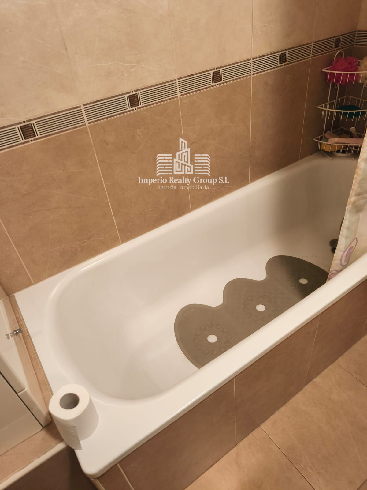🏡 Exclusivo piso de 3 dormitorios con terraza, suelo radiante y vistas a la montaña en El Entrego
