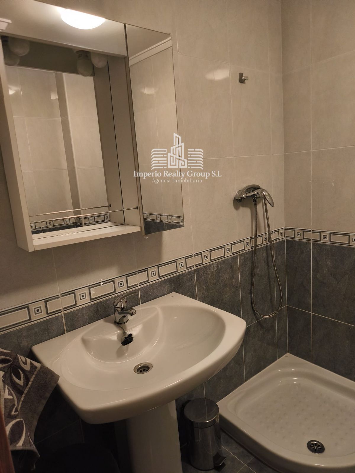 🏡 Exclusivo piso de 3 dormitorios con terraza, suelo radiante y vistas a la montaña en El Entrego