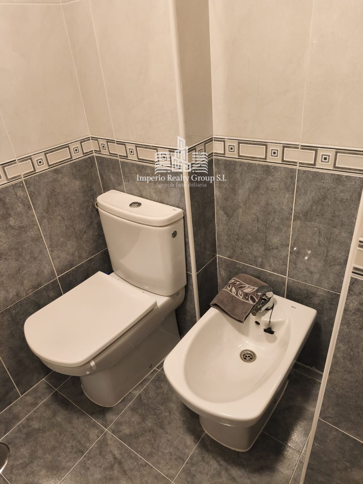 🏡 Exclusivo piso de 3 dormitorios con terraza, suelo radiante y vistas a la montaña en El Entrego