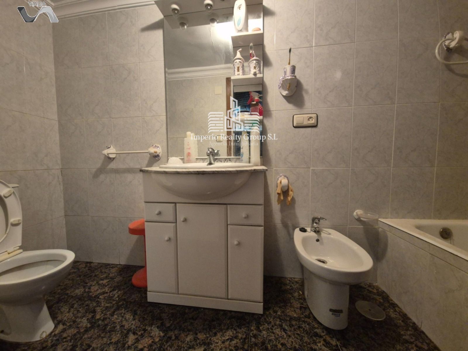 Amplia casa de 3 habitaciones con terraza y tejado renovado en Puertollano – ¡58.000 €!