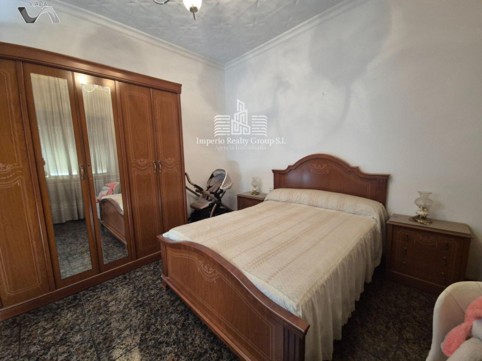 Amplia casa de 3 habitaciones con terraza y tejado renovado en Puertollano – ¡58.000 €!