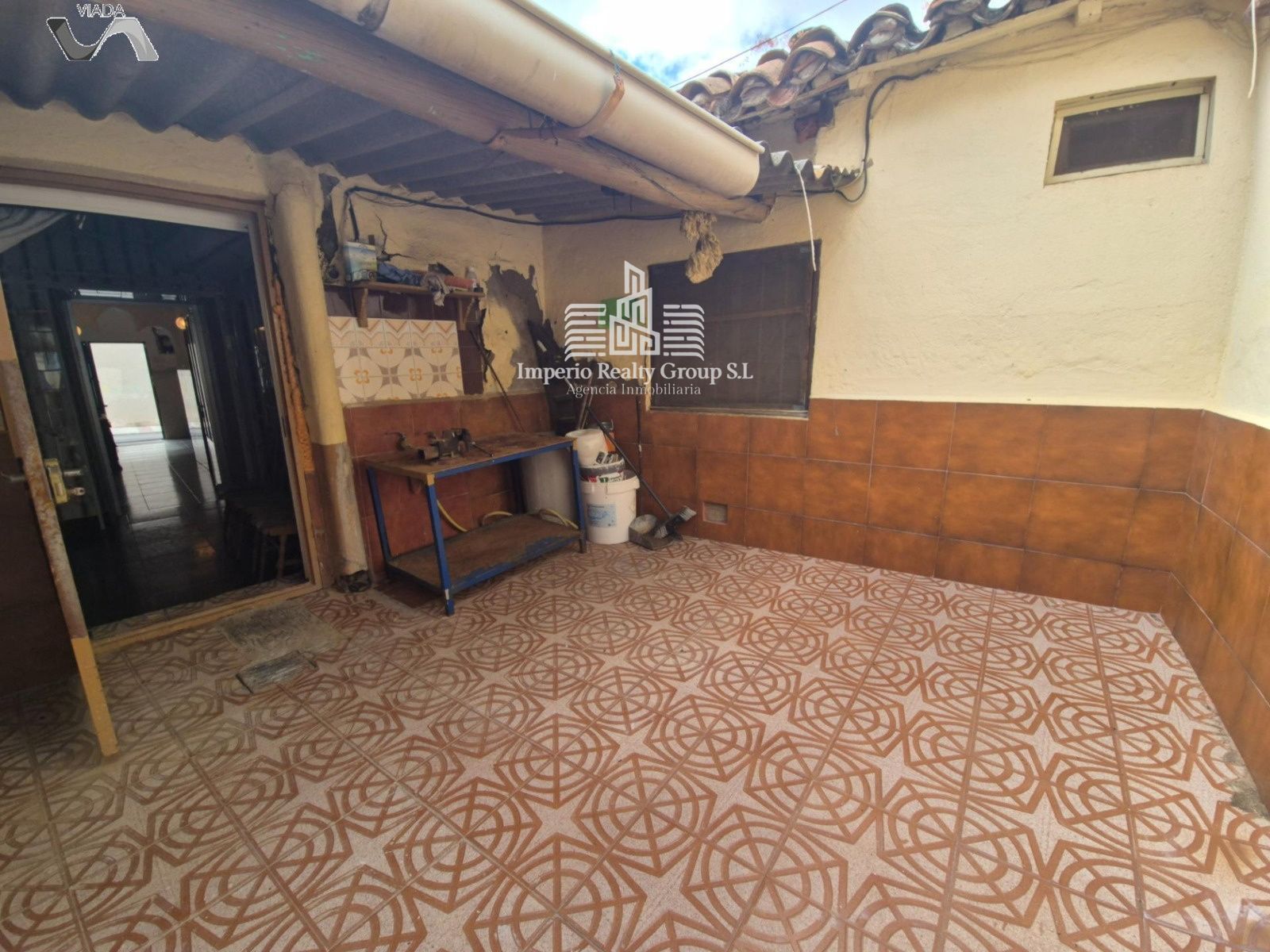 Amplia casa de 3 habitaciones con terraza y tejado renovado en Puertollano – ¡58.000 €!