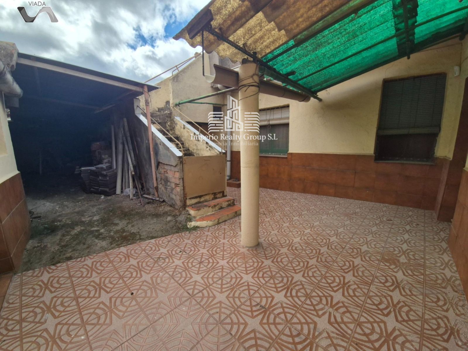 Amplia casa de 3 habitaciones con terraza y tejado renovado en Puertollano – ¡58.000 €!