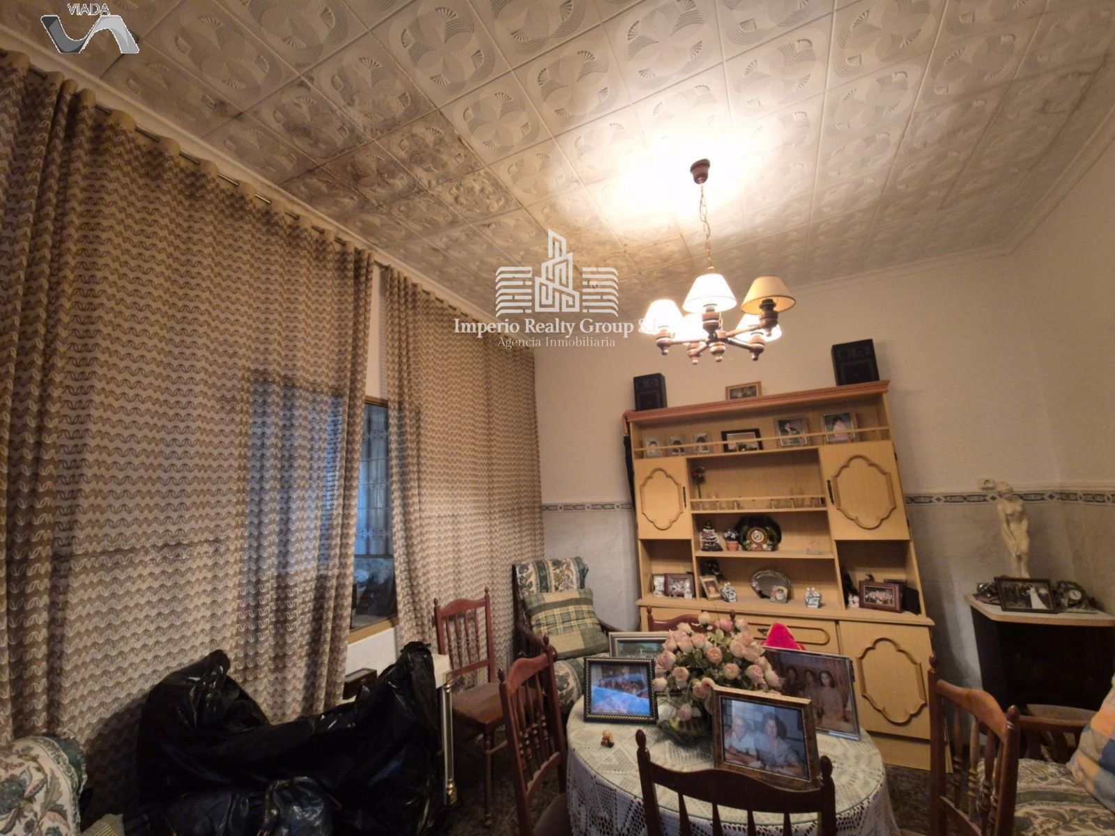 Amplia casa de 3 habitaciones con terraza y tejado renovado en Puertollano – ¡58.000 €!