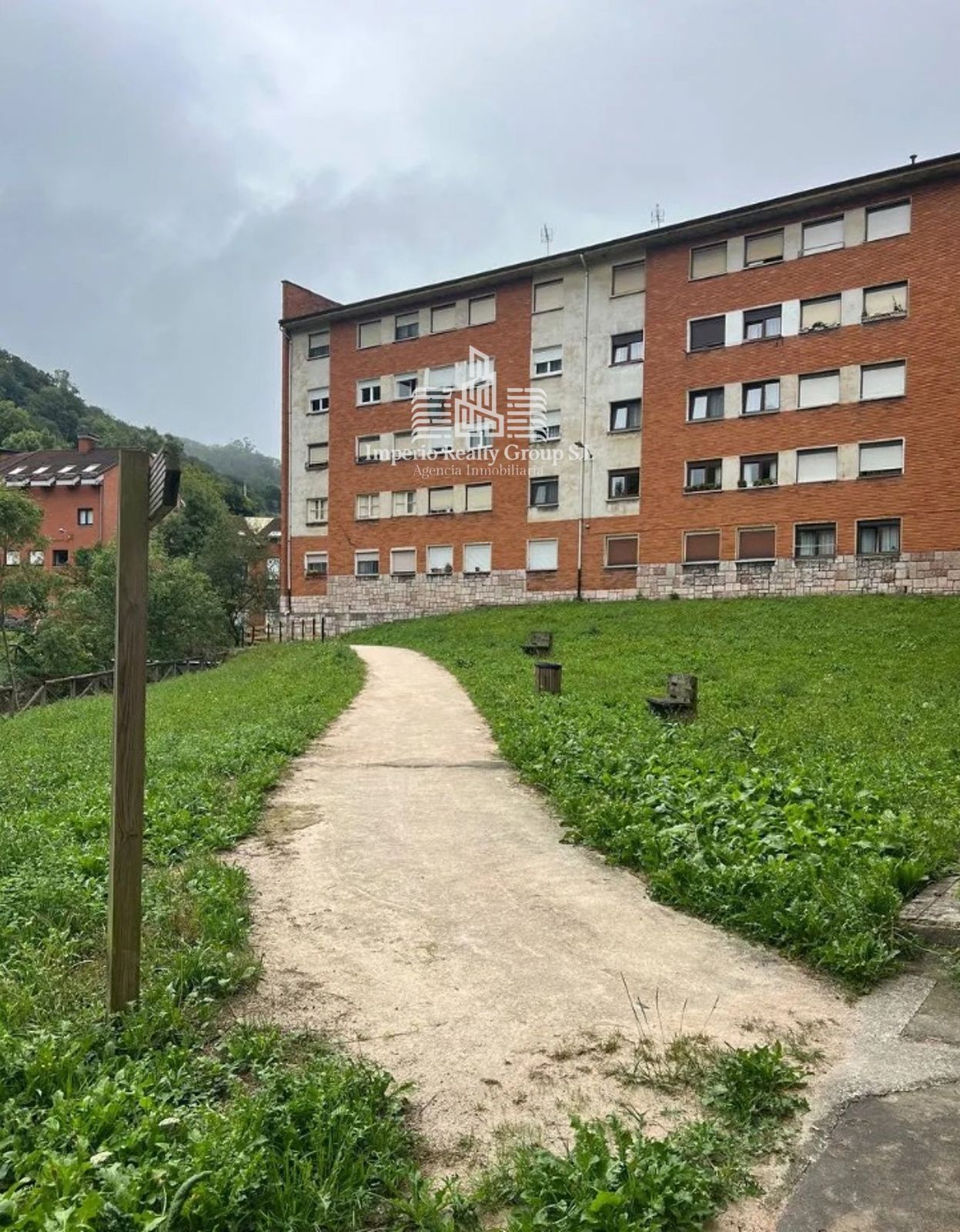 🏡 Apartamento totalmente reformado de 3 dormitorios con balcón y vistas en Riosa, Asturias