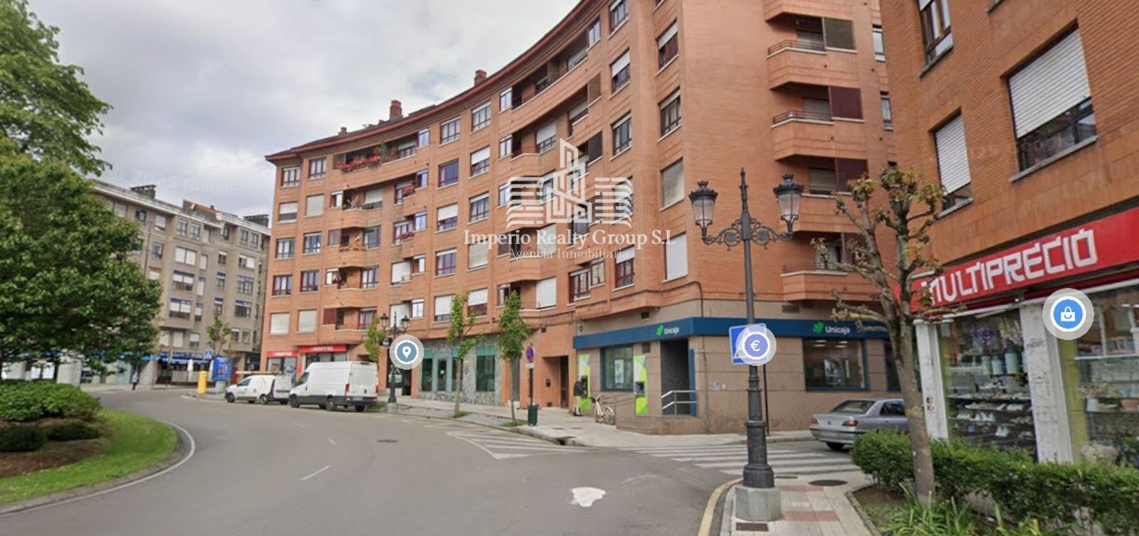 Piso luminoso de 3 habitaciones con garaje y trastero en La Corredoria