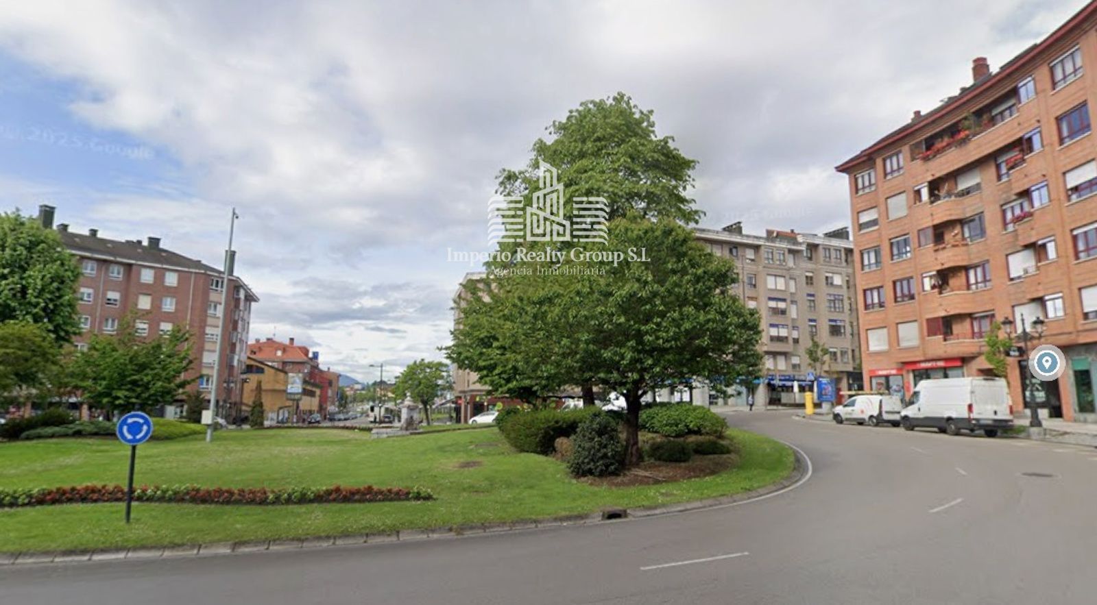 Piso luminoso de 3 habitaciones con garaje y trastero en La Corredoria