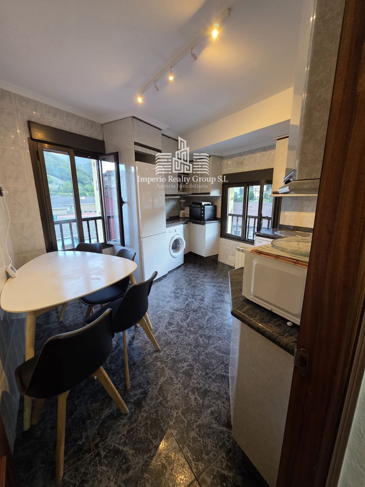 🏠 Piso en venta en Moreda – 51 m² + garaje 